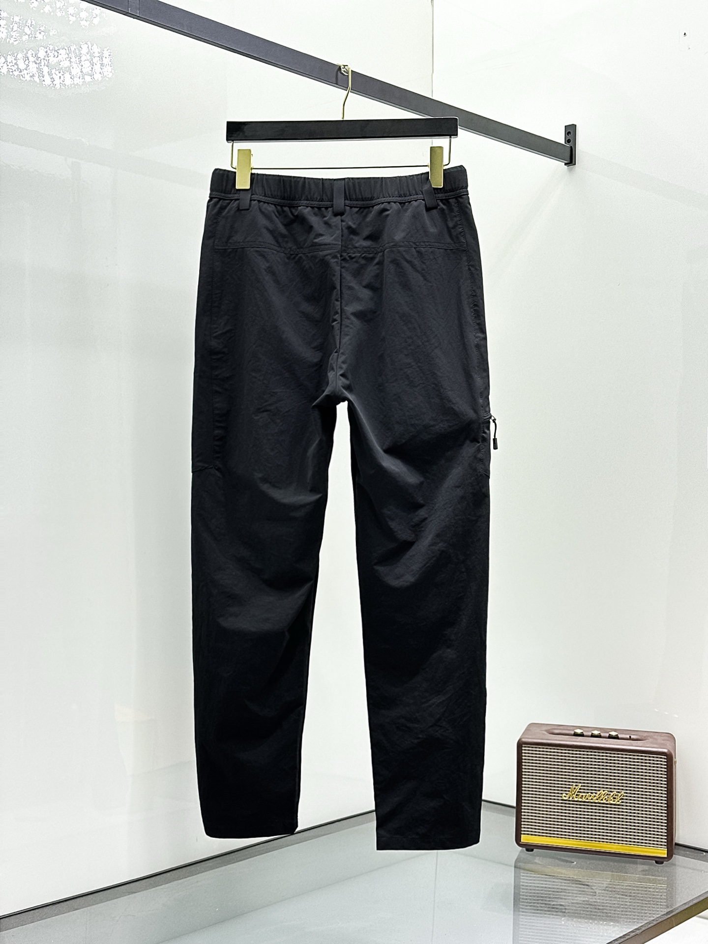 P迪桑特春夏25ss休闲裤金典再次出现，原单订制高品质时尚休闲裤。超级百搭款。独家定制面料，挺阔有型，贴