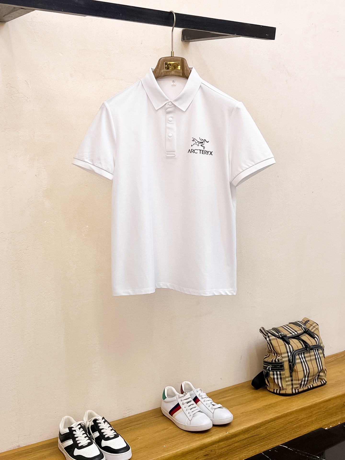 P始祖鸟25SS新款春夏短袖翻领T恤Polo，最高版本客供定制高端朱地面料简单时尚款，拼色螺纹超级好看！