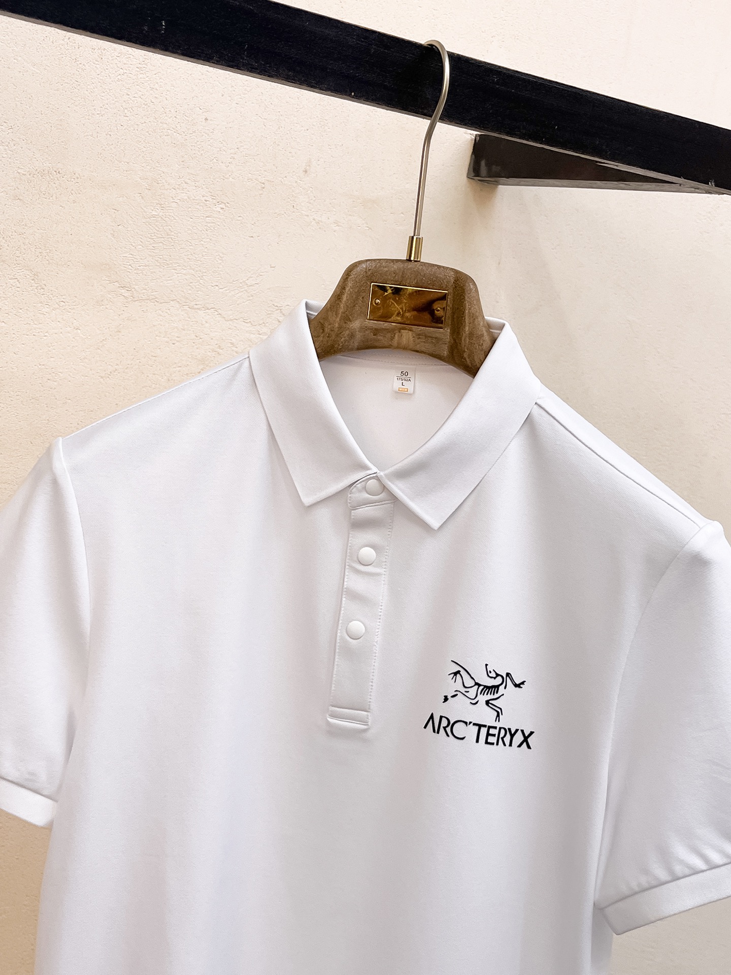 P始祖鸟25SS新款春夏短袖翻领T恤Polo，最高版本客供定制高端朱地面料简单时尚款，拼色螺纹超级好看！