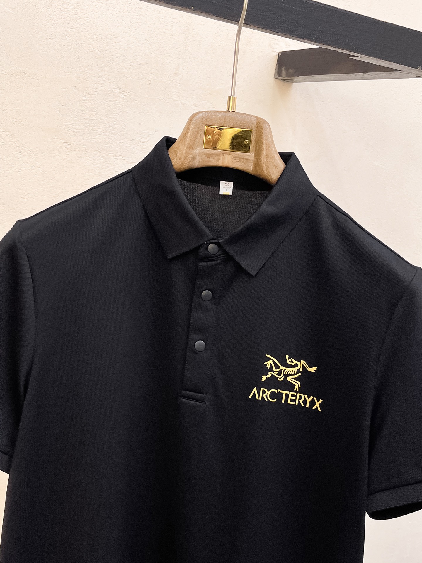 P始祖鸟25SS新款春夏短袖翻领T恤Polo，最高版本客供定制高端朱地面料简单时尚款，拼色螺纹超级好看！