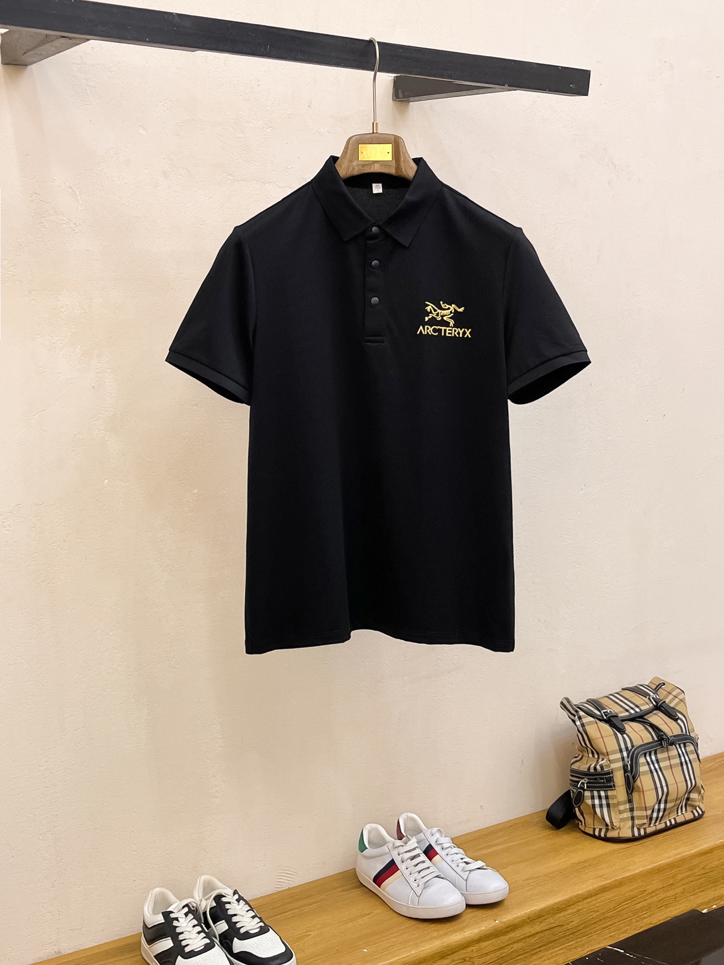 P始祖鸟25SS新款春夏短袖翻领T恤Polo，最高版本客供定制高端朱地面料简单时尚款，拼色螺纹超级好看！