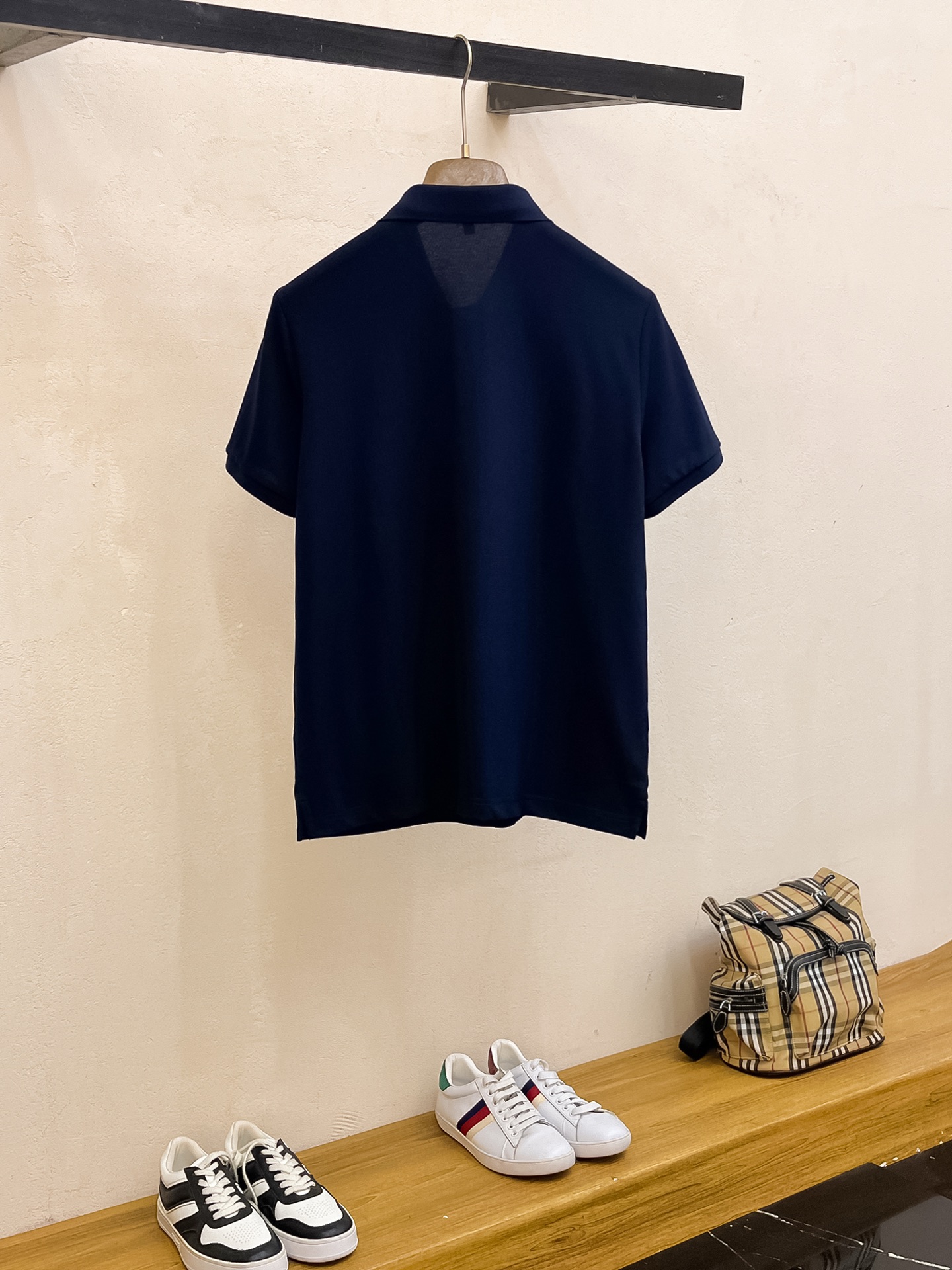 P普拉达25SS新款春夏短袖翻领T恤Polo，最高版本客供定制高端朱地面料简单时尚款，拼色螺纹超级好看！