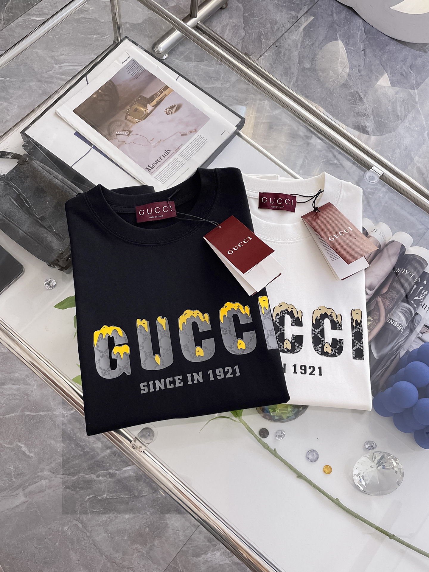 P552P12ss古驰纯棉最新面料经典标识图案logo时尚简约潮流短袖,最顶级的品质专柜原单短袖,顶级制作工艺进口面料,专柜款独特设计,采用进口高端订制面料。官网在售!面料版型超赞 码数:..黑白色 M-2XL - 图片 9