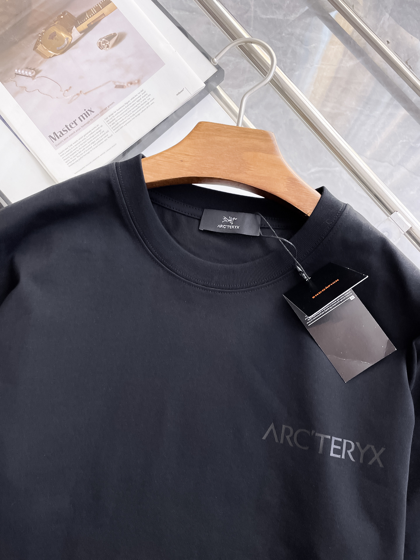 Arc'teryx Classic Logo T-Shirt: Premium Cotton, Stylish & Comfortable 3 i1746363601536 2987 0 1