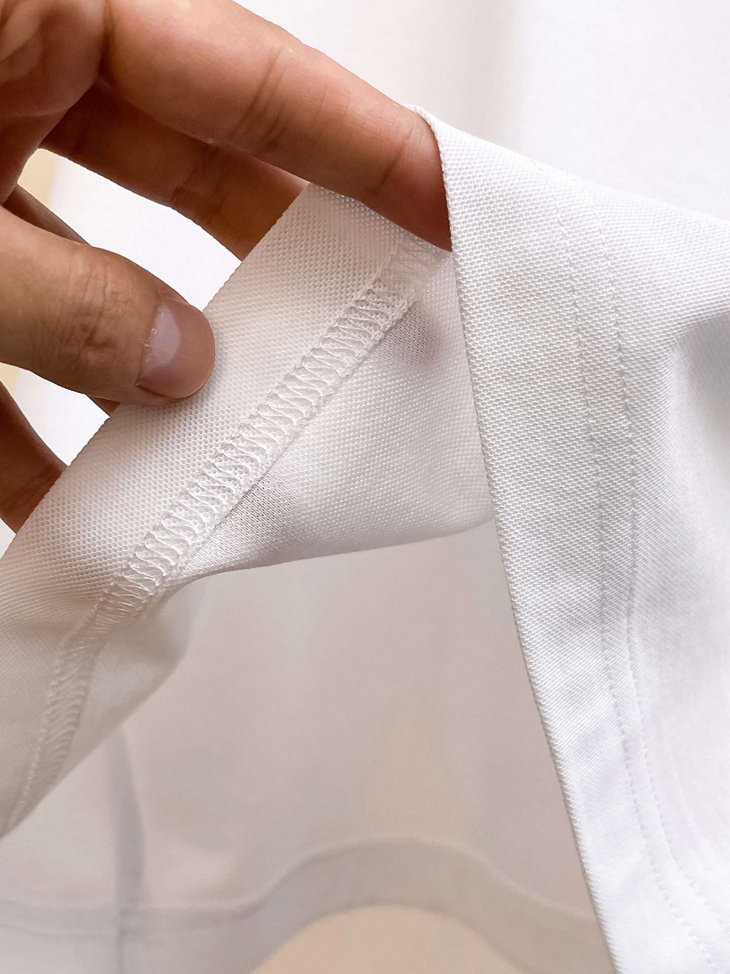  kiton 𝟏𝟎𝟎%新疆长绒棉 面料柔软舒适透气
2025 夏季 限量款短袖Polo系列
𝗦𝗜𝗭𝗘：𝗠