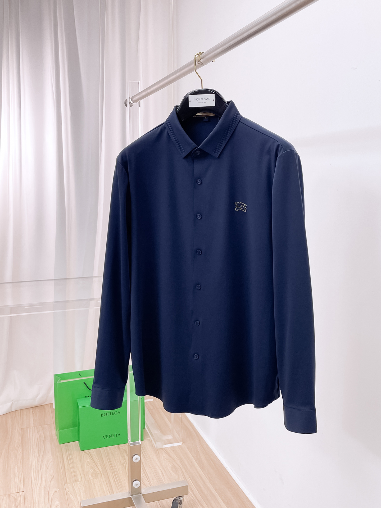 NO:527340,Burberry high-end shirt soft and comfortable autumn and winter limited long-sleeved Polo series -,,burberry,shirts,alexander wang19860909巴宝莉 高级衬衫 柔软舒适 秋冬限量款长袖Polo系列 -,,burberry,shirts,alexander wang,Men's clothing
