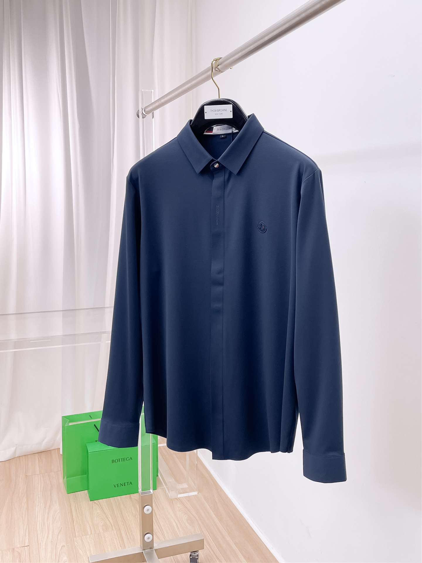 NO:527336,Banded high-end shirt soft and comfortable autumn and winter limited long-sleeved Polo series -,,Moncler,shirts,alexander wang19860909蒙口 高级衬衫 柔软舒适 秋冬限量款长袖Polo系列 -,,Moncler,shirts,alexander wang,Men's clothing