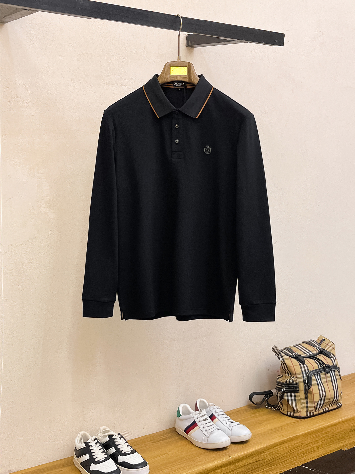 NO:513655,New products for spring, Zenia, exclusively for new original single men's Polo long-sleeved high-end customization, high-version, fashionable and versatile, original imported cotton fabric, chest logo pattern design, super soft and delicate, skin-friendly and comfortable to wear, high-end boutique, OEM factory fine-made top body very good, men's essential items, three standards, code M-4xl, multi-color,,zegna,alexander wang19860909开春新品 杰尼亚 独家专供新款原单男士Polo长袖高端定制 高版本 时尚百搭爆款原版进口纯棉面料 胸前logo图案设计 手感超柔软细腻 穿着亲肤舒适 高端精品 代工厂精细做上身非常赞 男士必备单品 三标齐全 码数M-4xl 多颜色,,zegna,alexander wang,Men's clothing