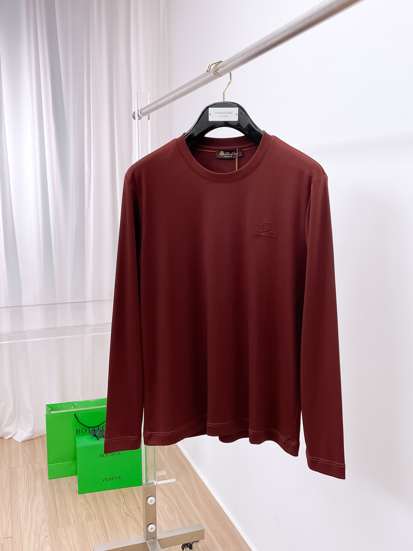 NO:527346,New spring products LP exclusively for new original single men's Polo long-sleeved high-end customization High-version Fashionable and versatile original imported cotton fabric Chest logo pattern design Super soft and delicate touch, skin-friendly and comfortable to wear High-end boutique OEM factory fine-made top body very good Men's essential items Complete three standards Number M-4xl Multi-color, Loro piano, alexander wang19860909开春新品 LP 独家专供新款原单男士Polo长袖高端定制 高版本 时尚百搭爆款原版进口纯棉面料 胸前logo图案设计 手感超柔软细腻 穿着亲肤舒适 高端精品 代工厂精细做上身非常赞 男士必备单品 三标齐全 码数M-4xl 多颜色,,loro piana,alexander wang,Men's clothing