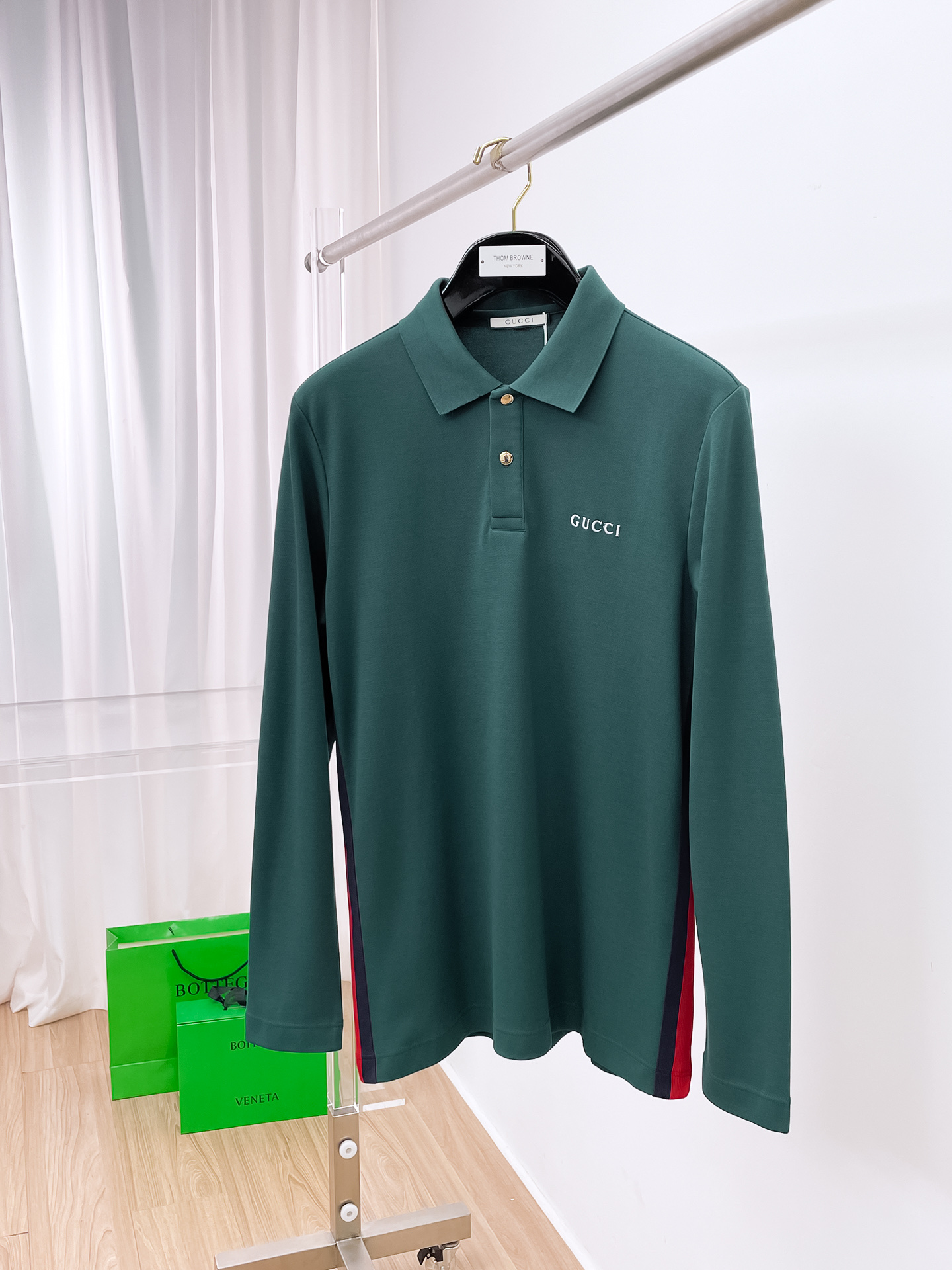 NO:509173,New products in the spring Gucci exclusively for new original single men's Polo long-sleeved high-end customization High-version Fashion versatile and popular original imported cotton fabric Chest logo pattern design Super soft and delicate touch, skin-friendly and comfortable to wear High-end boutique OEM factory fine-made top body very good Men's essential items Complete three standards Number M-4xl Multi-color, Gucci, Alexander wang19860909开春新品 古驰 独家专供新款原单男士Polo长袖高端定制 高版本 时尚百搭爆款原版进口纯棉面料 胸前logo图案设计 手感超柔软细腻 穿着亲肤舒适 高端精品 代工厂精细做上身非常赞 男士必备单品 三标齐全 码数M-4xl 多颜色,,gucci,alexander wang,Men's clothing