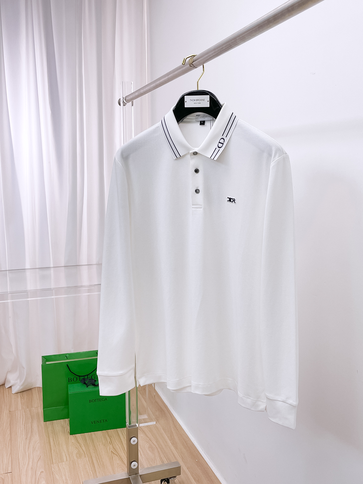 NO:509167,New products for spring Dior exclusively for new original single men's Polo long-sleeved high-end customization High-version Fashionable and versatile original imported cotton fabric Chest logo pattern design Super soft and delicate touch, skin-friendly and comfortable to wear High-end boutique OEM factory fine-made top body very good Men's essential items Complete three standards Number M-4xl Multi-color, Dior, Alexander wang19860909开春新品 迪奥 独家专供新款原单男士Polo长袖高端定制 高版本 时尚百搭爆款原版进口纯棉面料 胸前logo图案设计 手感超柔软细腻 穿着亲肤舒适 高端精品 代工厂精细做上身非常赞 男士必备单品 三标齐全 码数M-4xl 多颜色,,dior,alexander wang,Men's clothing