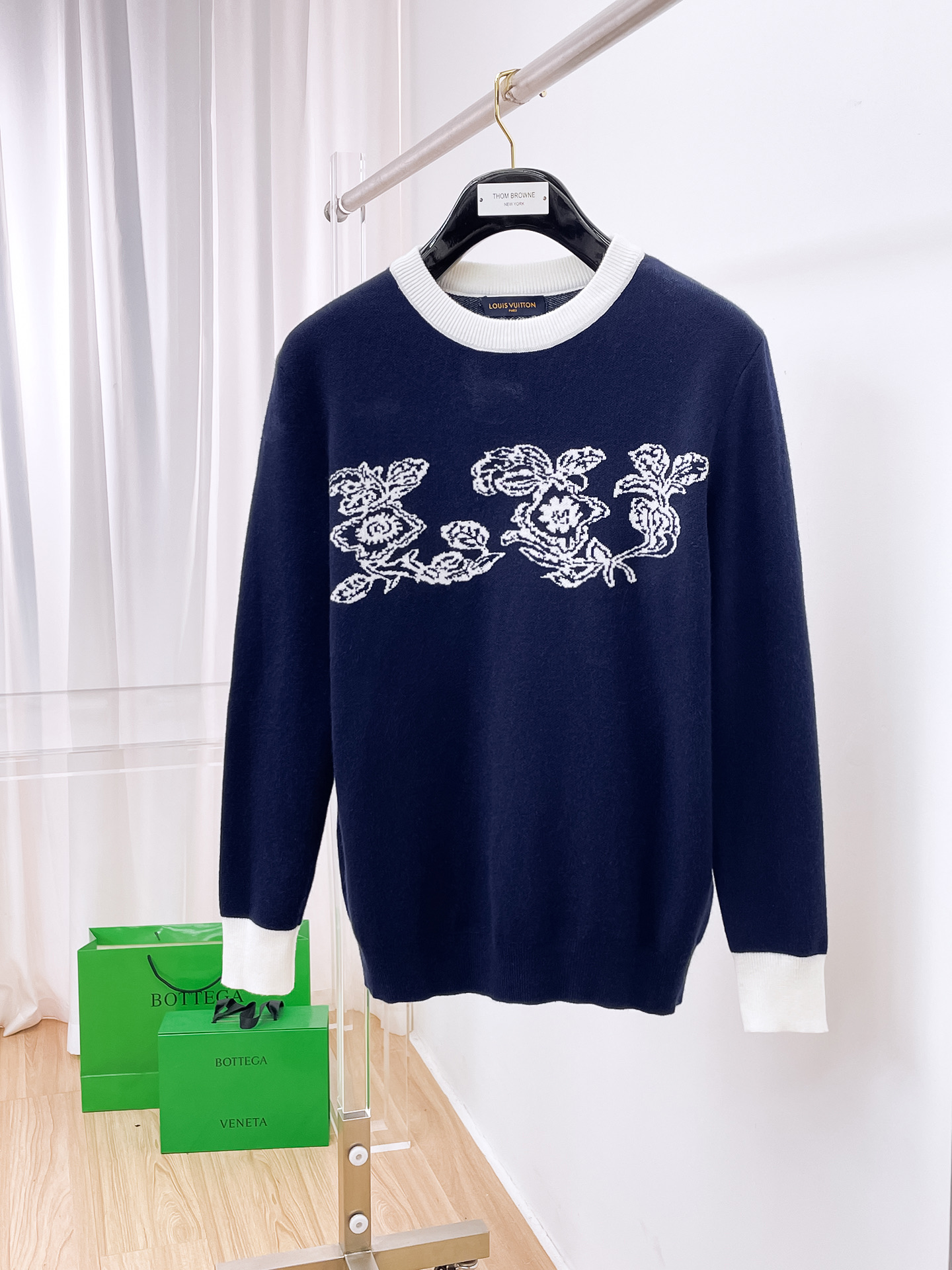 NO:514474,L brand* fitting style M-XXXL 2025 spring and summer new and old white color-blocking jacquard Yilite round neck long sleeves, exquisite craftsmanship counter fabric, top-level elements fusion, classic short sleeve 3 standards complete, trendy men's fashion, whether it is the comfort of the upper body or the incomparable existence, T-shirt, alexander wang19860909L牌*合身版型M-XXXL 2025春夏新老白拼色提花伊力特圆领长袖,精致工艺专柜面料,顶级元素融合打造,经典短袖3标齐全,潮男时尚,无论是上身舒适度还是都是无可比拟的存在,,T-shirt,alexander wang,Men's clothing