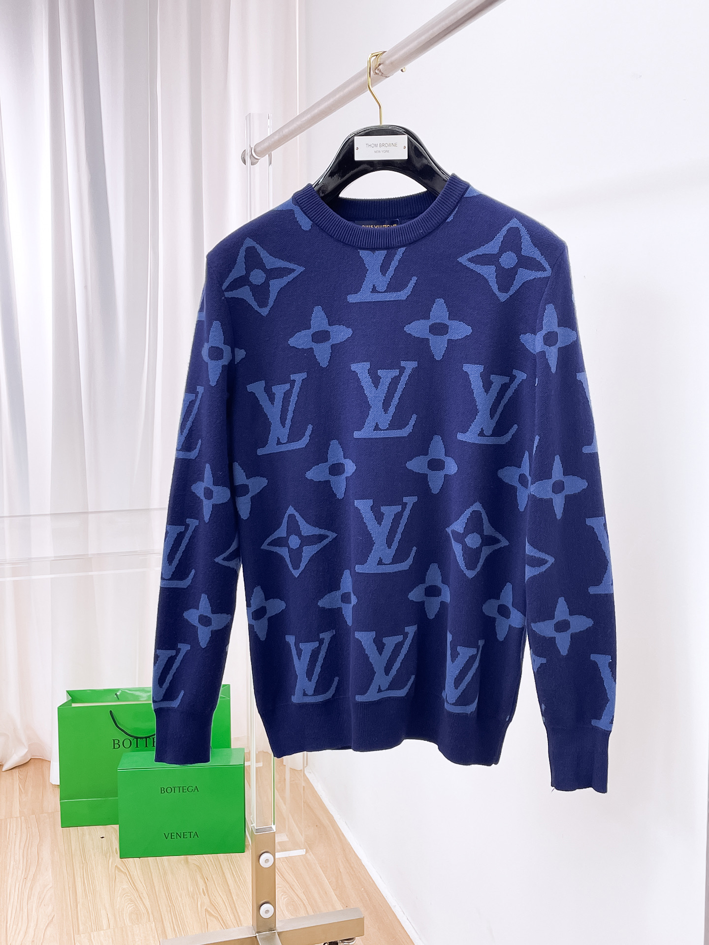 NO:514498,L brand* fitting M-XXXL 25 autumn and winter sesame-bottomed jacquard round neck sweater, exquisite craftsmanship counter fabric, top-level elements fusion, complete 3 standards, fashionable men's fashion, whether it is the comfort of the upper body or the incomparable existence, alexander wang19860909L牌*合身版型M-XXXL 25款秋冬芝麻底字母提花圆领羊毛衫,精致工艺专柜面料,顶级元素融合打造,3标齐全,潮男时尚,无论是上身舒适度还是都是无可比拟的存在,,alexander wang,Men's clothing