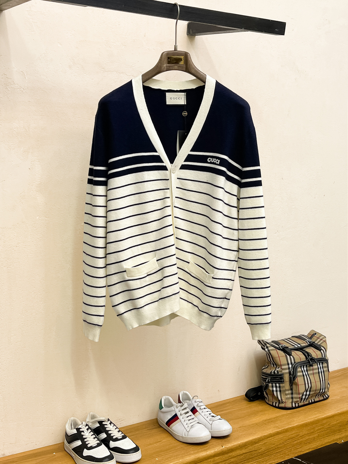 Gucci Gestreept Cardigan met V-hals en Logo - Casual Retro Stijl