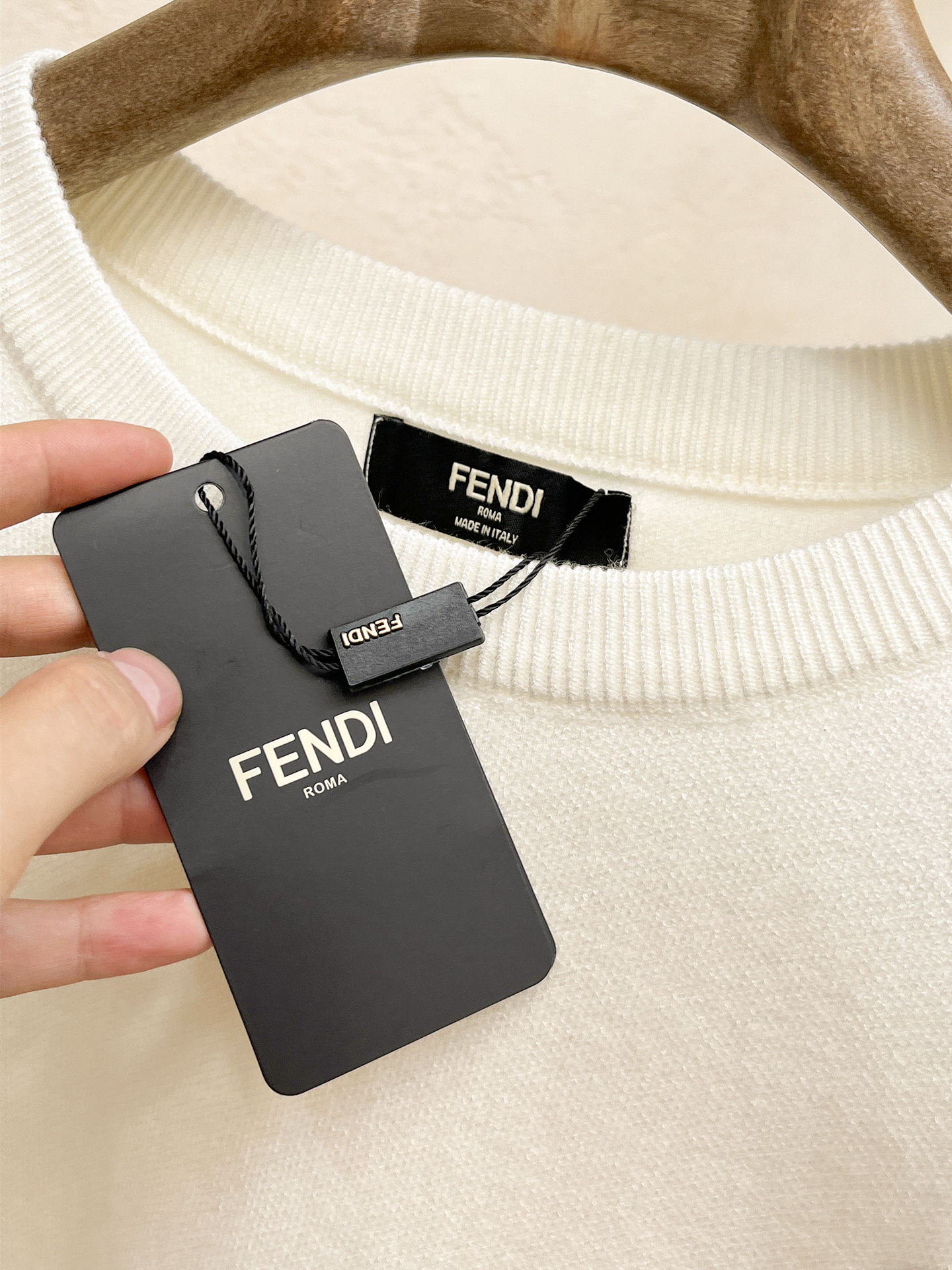 Fendi Wool Blend Knit Sweater with Logo Patch - Elegant and Versatile 5 i1756427929769 3932 0 3