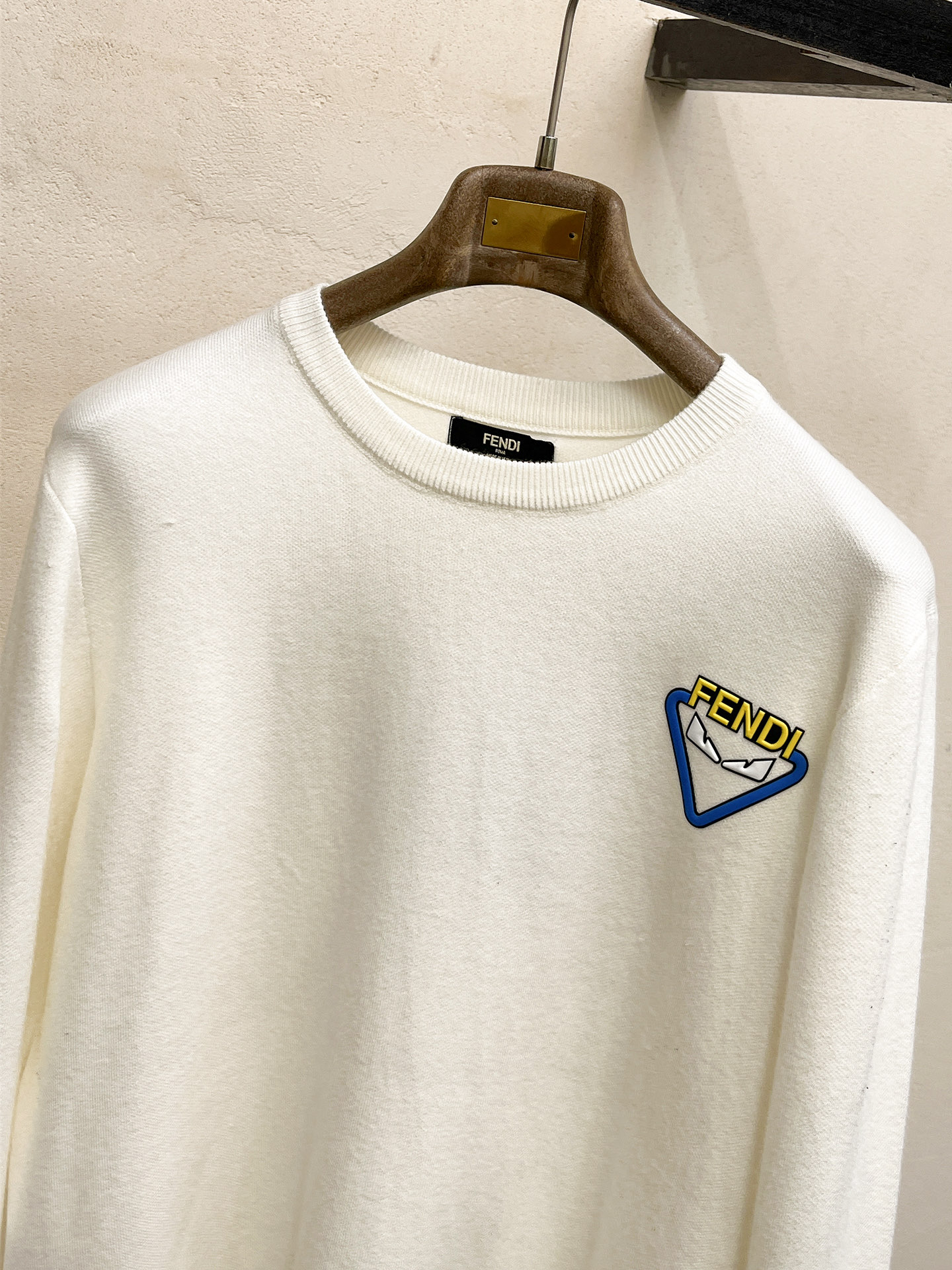 Fendi Wool Blend Knit Sweater with Logo Patch - Elegant and Versatile 3 i1756427929791 6001 0 1
