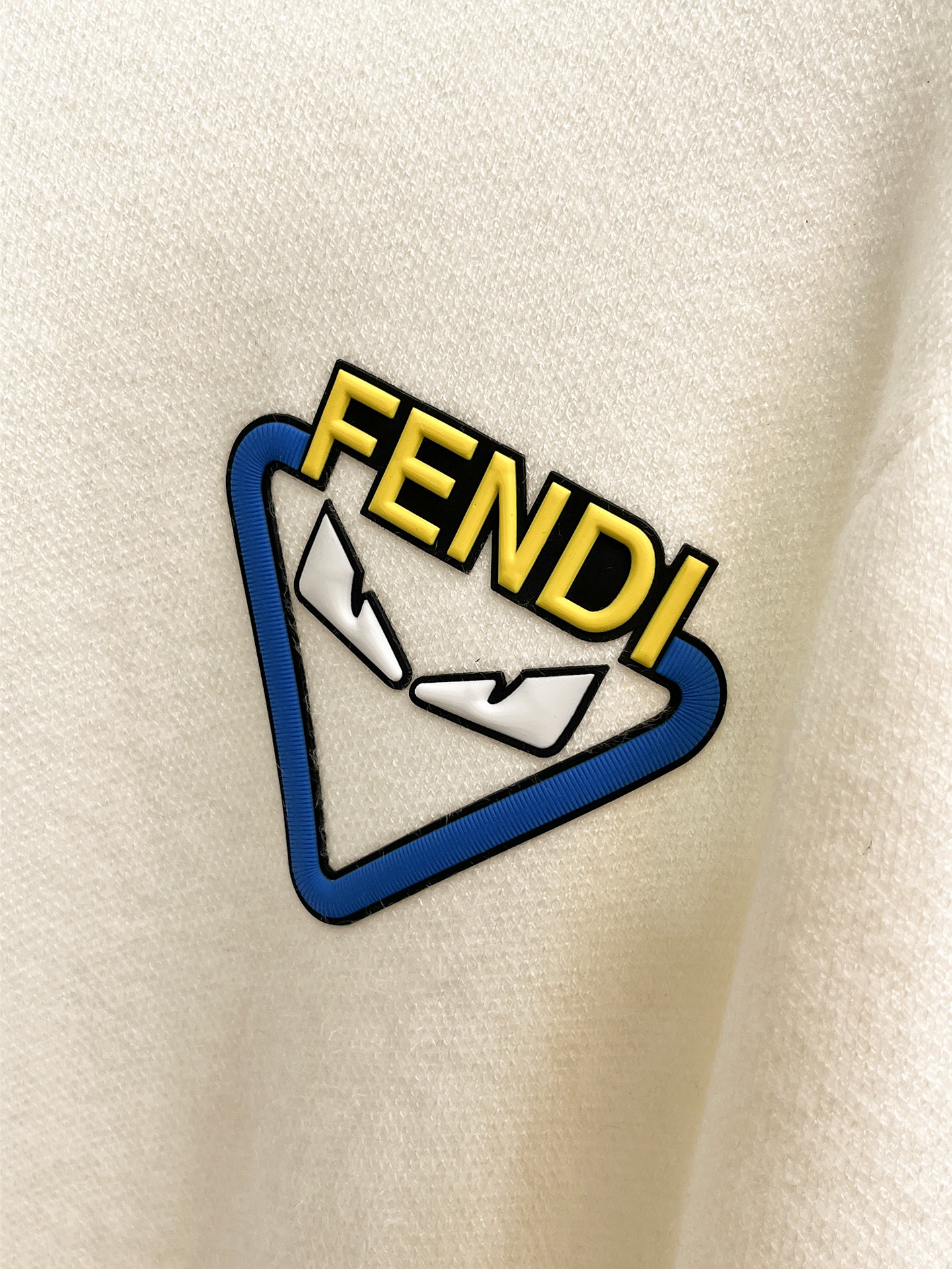 Fendi Wool Blend Knit Sweater with Logo Patch - Elegant and Versatile 4 i1756427931275 8508 0 2