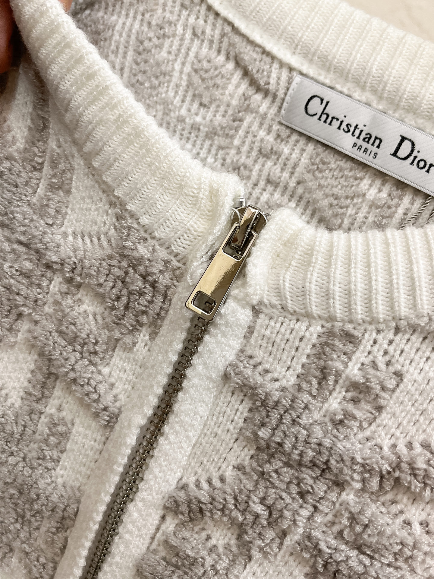 Dior 25SS Jacquard Knit Zip-Up Cardigan Jacket - Modern & Stylish 5 i1756428080530 9650 0 3