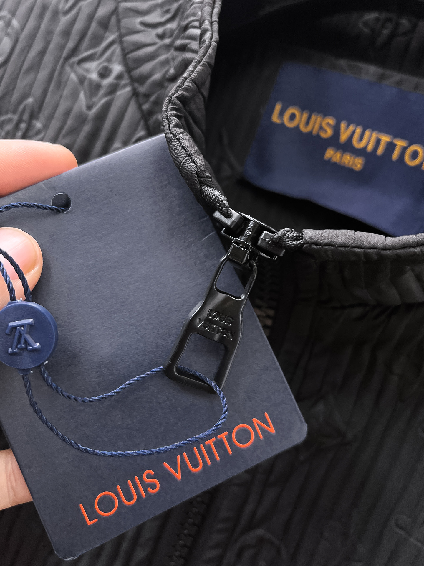 Louis Vuitton 2025 Fall/Winter Monogram Zip-Up Jacket - Luxurious & Stylish 5 i1756949011606 9156 0 3