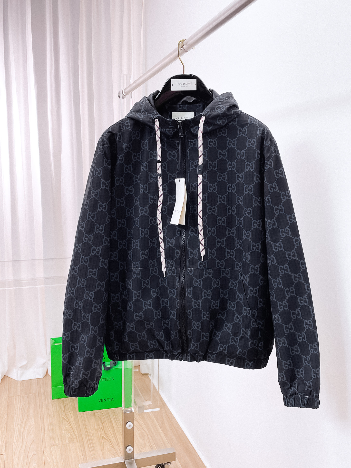 NO:598099,Gucci Gucci 2025 Autumn and Winter Jacket Top color all-over presbyopic print zipper metal original jacket jacket, exquisite crafts counter fabric, top element fusion, classic jacket complete with 3 standards, trendy men's fashion, both upper body comfort and unparalleled existence Size M-3XL,,gucci,gucci,jackets & coats,jackets & coats,alexander wang19860909古驰 Gucci 2025秋冬外套 顶级颜色满幅老花印花拉链金属原版打造夹克外套,精致工艺专柜面料,顶级元素融合打造,经典外套3标齐全,潮男时尚,无论是上身舒适度还是都是无可比拟的存在 码数M-3XL,,gucci,gucci,jackets & coats,jackets & coats,alexander wang,Men's clothing