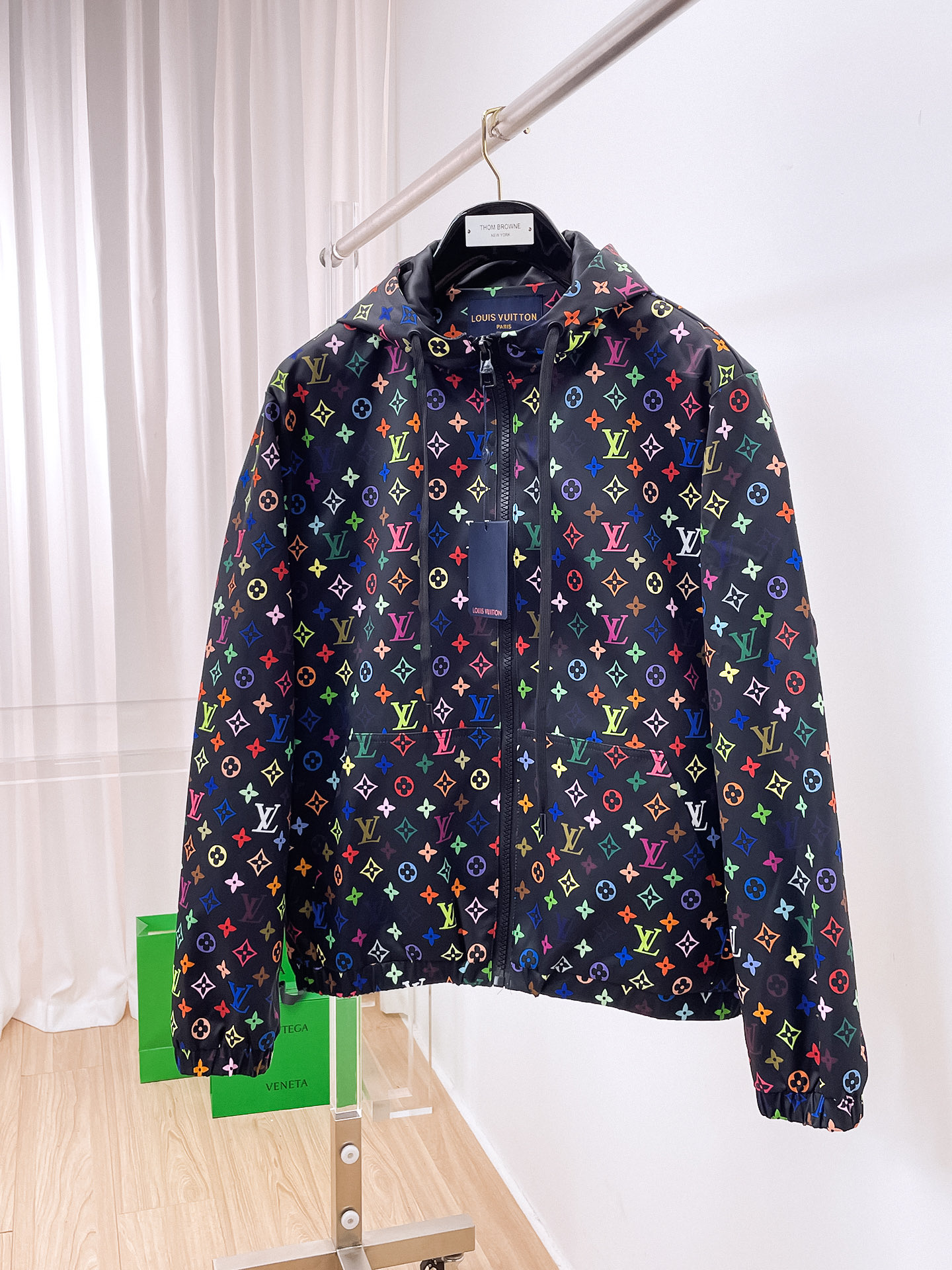 NO:598138,LV Lujia 2025 Autumn and Winter Jacket Top color all-over presbyopic print zipper metal original jacket jacket, exquisite crafts counter fabric, top element fusion, classic jacket complete with 3 standards, trendy men's fashion, both upper body comfort and unparalleled existence Size M-3XL,, louis vuitton, louis vuitton, louis vuitton, jackets & coats, jackets & coats, alexander wang19860909LV 驴家 2025秋冬外套 顶级颜色满幅老花印花拉链金属原版打造夹克外套,精致工艺专柜面料,顶级元素融合打造,经典外套3标齐全,潮男时尚,无论是上身舒适度还是都是无可比拟的存在 码数M-3XL,,louis vuitton,louis vuitton,louis vuitton,jackets & coats,jackets & coats,alexander wang,Men's clothing