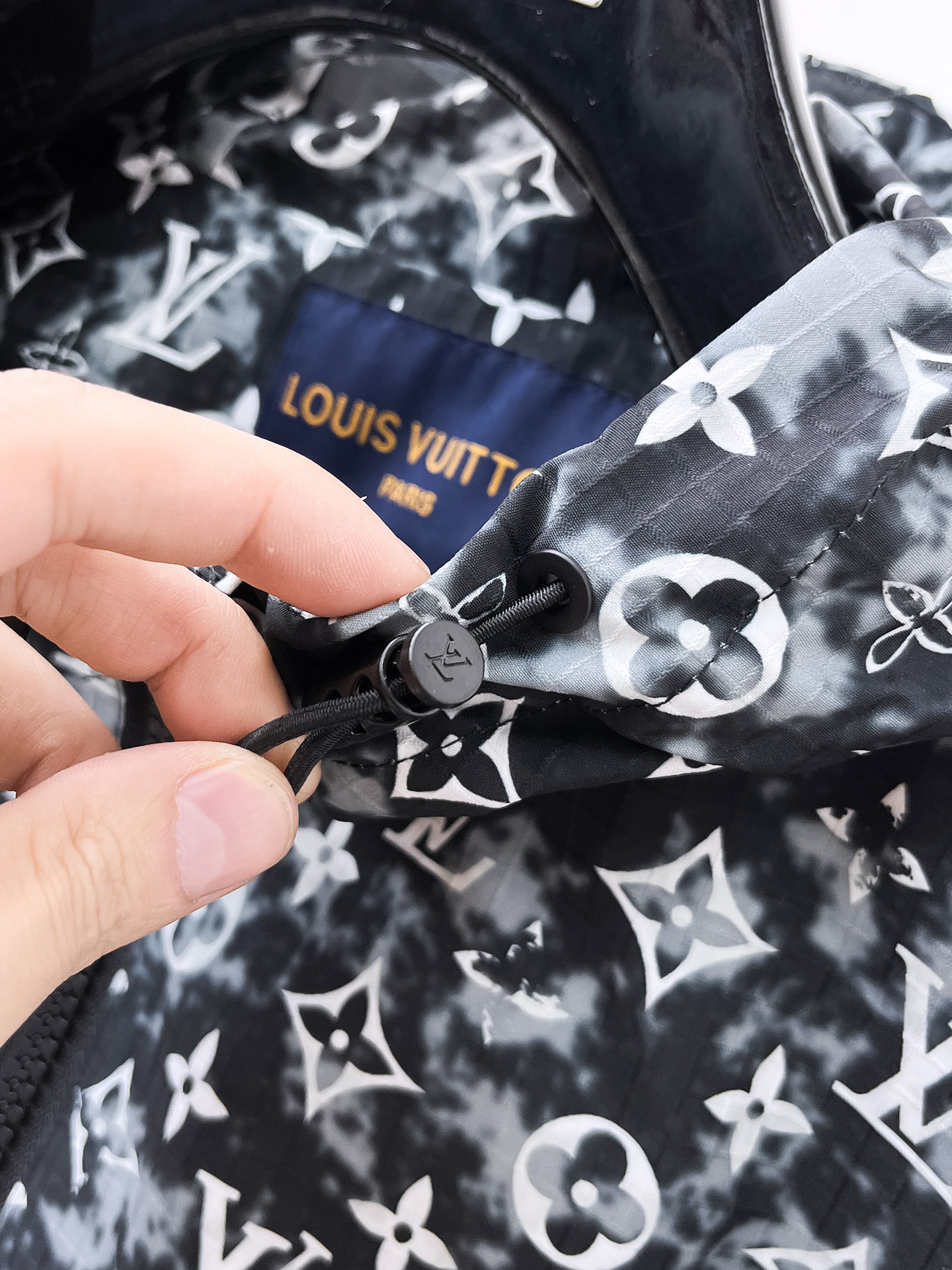 Louis Vuitton 2025 Fall/Winter Full Monogram Print Zip-Up Jacket 6 i1756949300952 6435 0 4