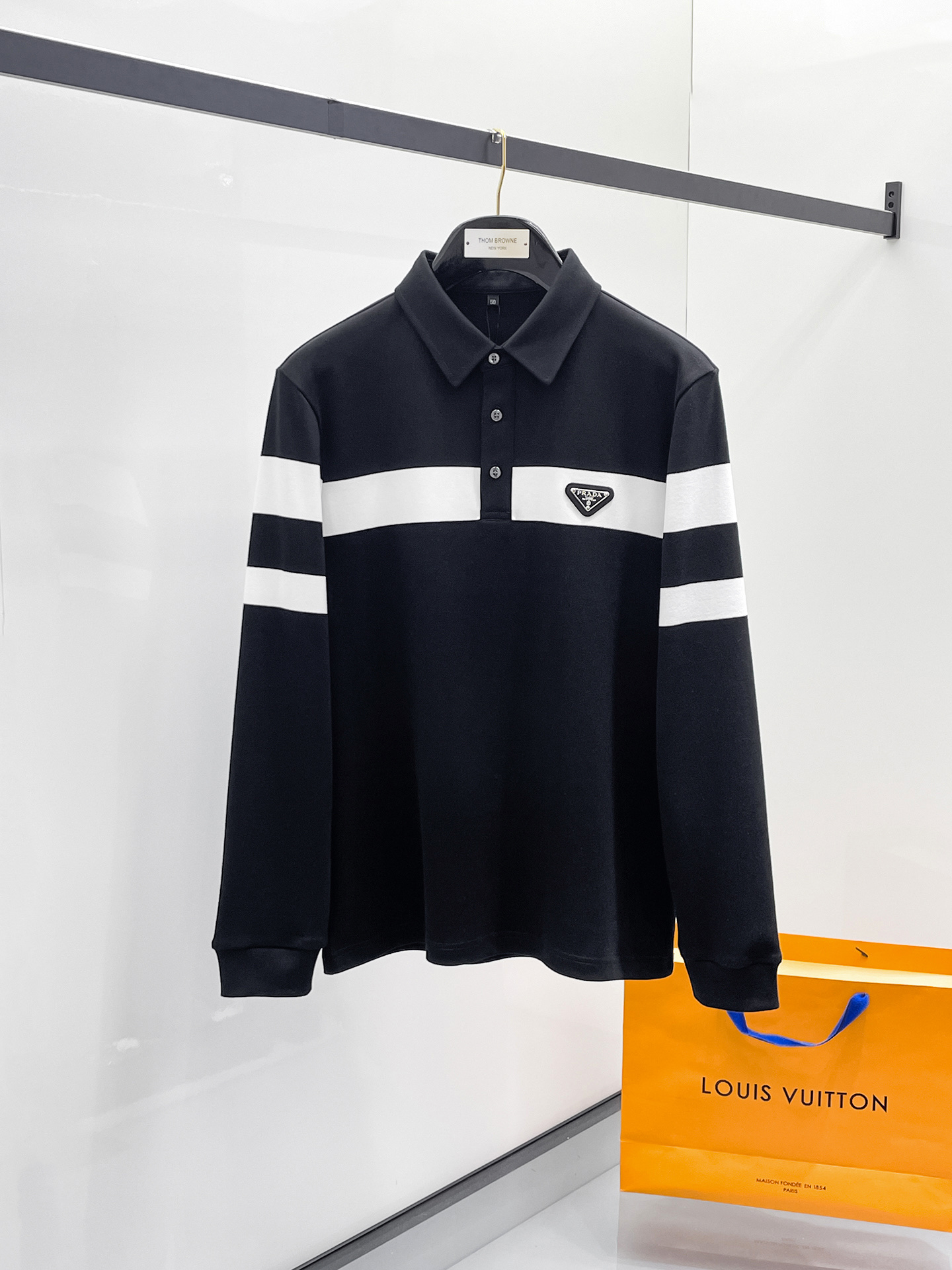 NO:599068,Prada Xinjiang long-staple cotton, soft and comfortable 2025 autumn and winter limited edition long-sleeved Polo series -,,prada,alexander wang19860909普拉达 新疆长绒棉 柔软舒适 2025 秋冬限量款长袖Polo系列 -,,prada,alexander wang,Men's clothing
