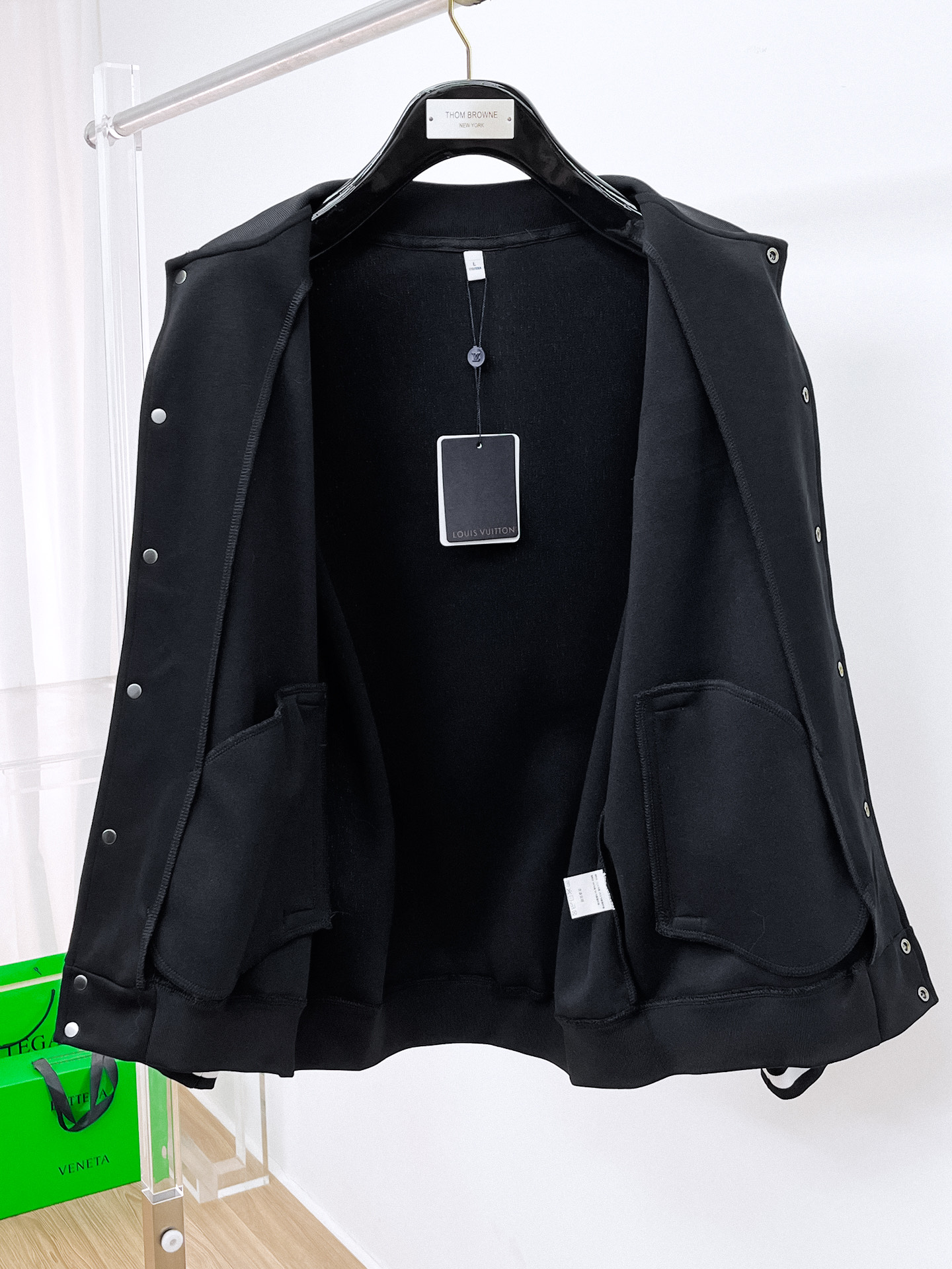 PLV 25ss早秋【新品】夹克外套爆款 秋冬专柜新款休闲时尚夹克外套！超前卫设计风格 细腻舒适 穿着非