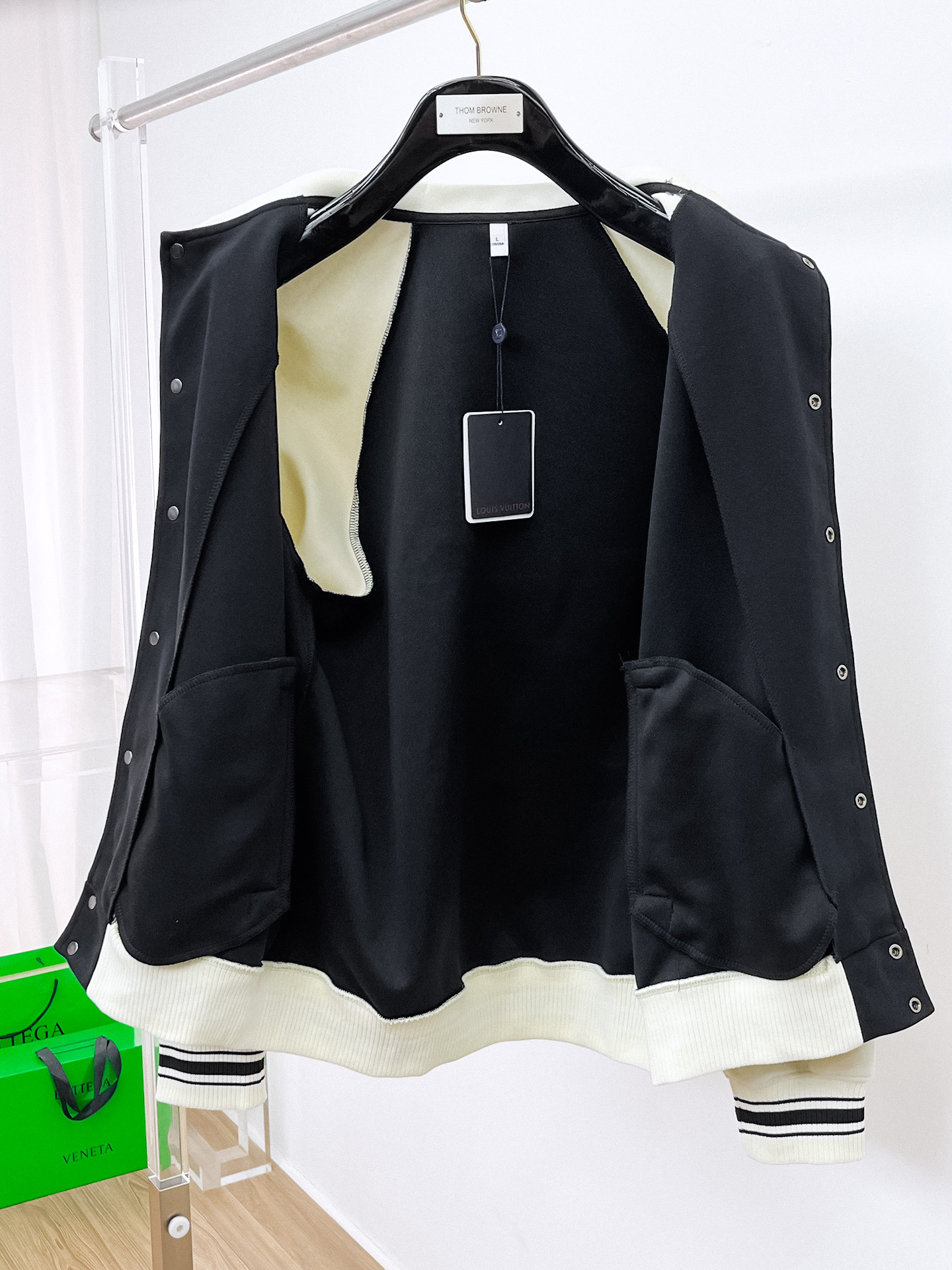 PLV 25ss早秋【新品】夹克外套爆款 秋冬专柜新款休闲时尚夹克外套！超前卫设计风格 细腻舒适 穿着非