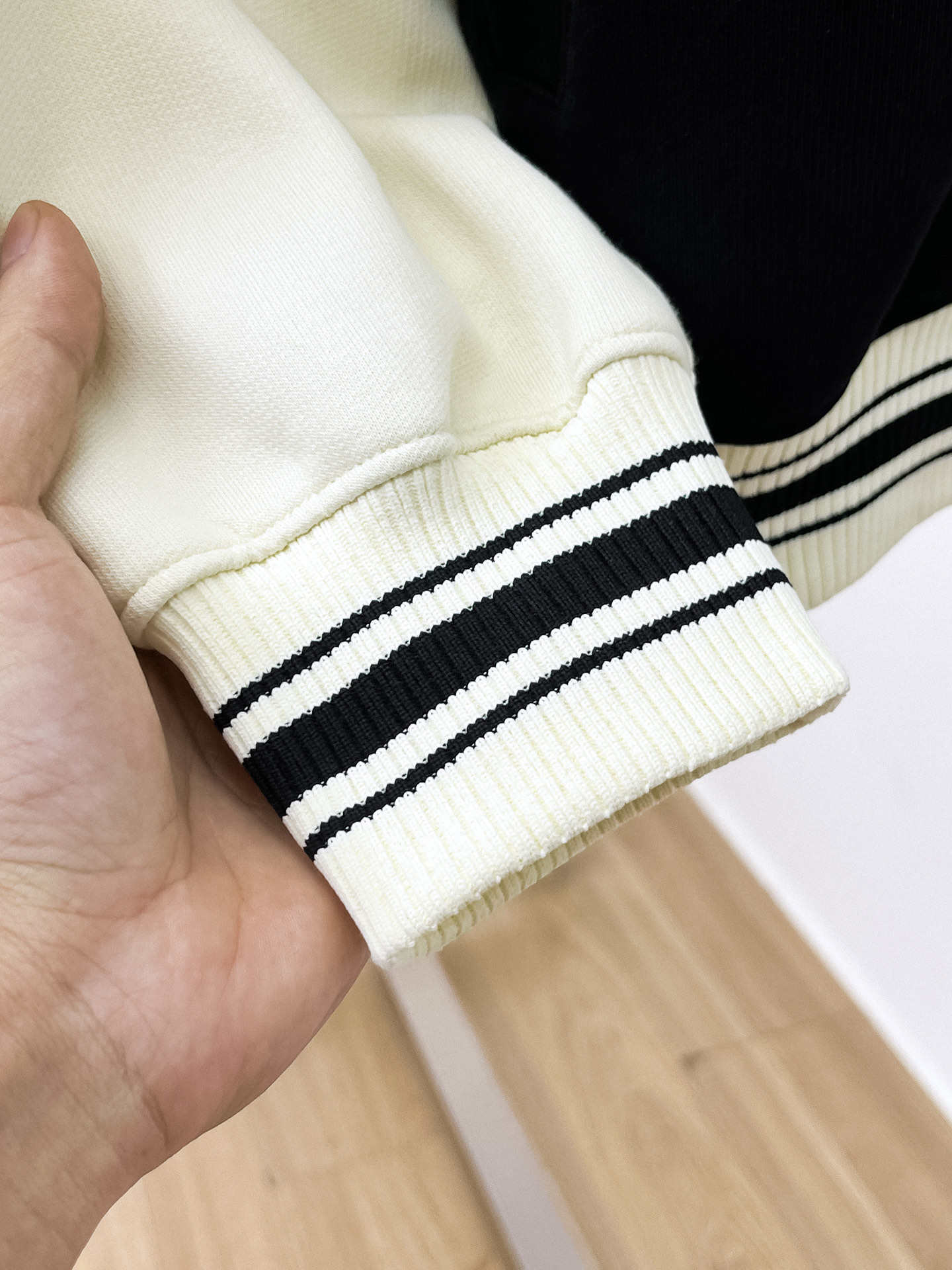 PLV 25ss早秋【新品】夹克外套爆款 秋冬专柜新款休闲时尚夹克外套！超前卫设计风格 细腻舒适 穿着非