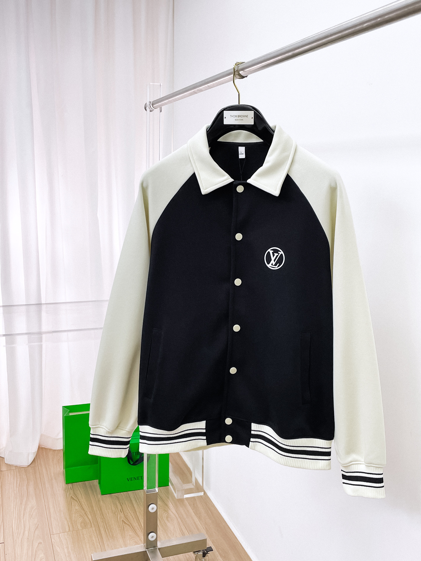 PLV 25ss早秋【新品】夹克外套爆款 秋冬专柜新款休闲时尚夹克外套！超前卫设计风格 细腻舒适 穿着非