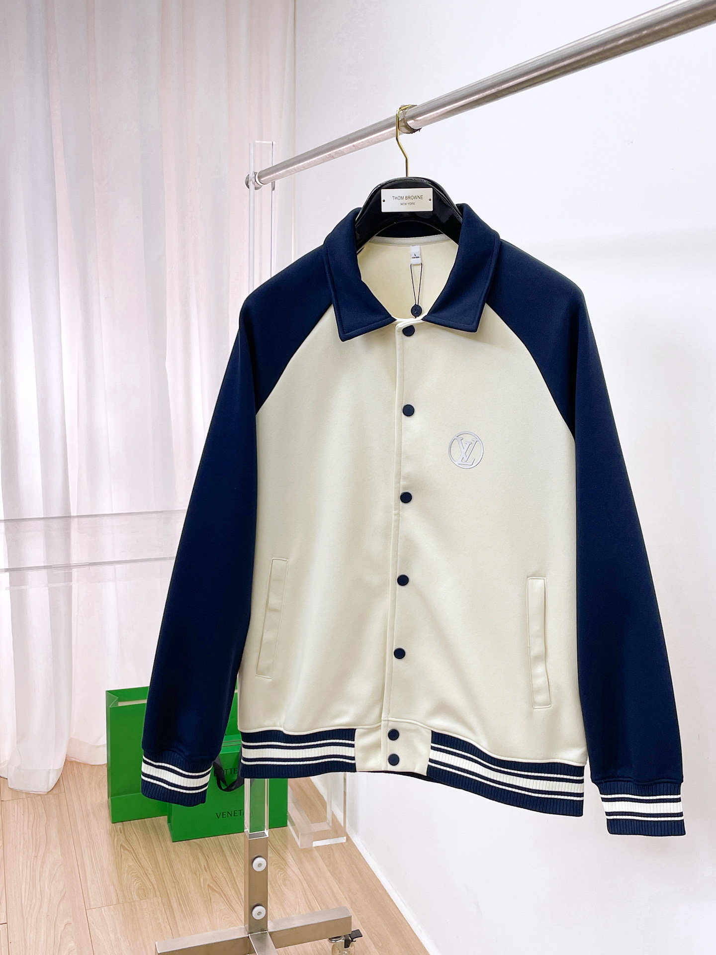 PLV 25ss早秋【新品】夹克外套爆款 秋冬专柜新款休闲时尚夹克外套！超前卫设计风格 细腻舒适 穿着非