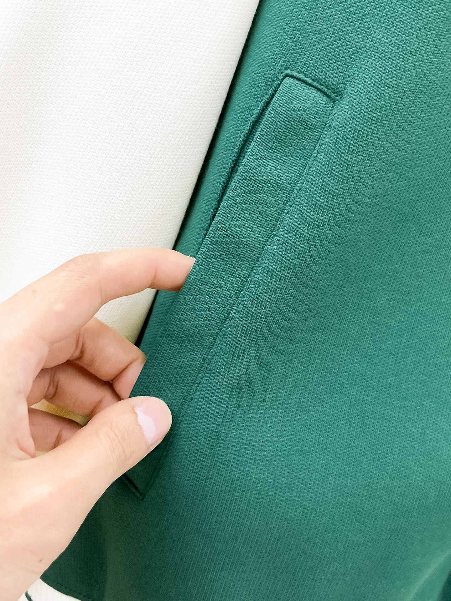 PLV 25ss早秋【新品】夹克外套爆款 秋冬专柜新款休闲时尚夹克外套！超前卫设计风格 细腻舒适 穿着非