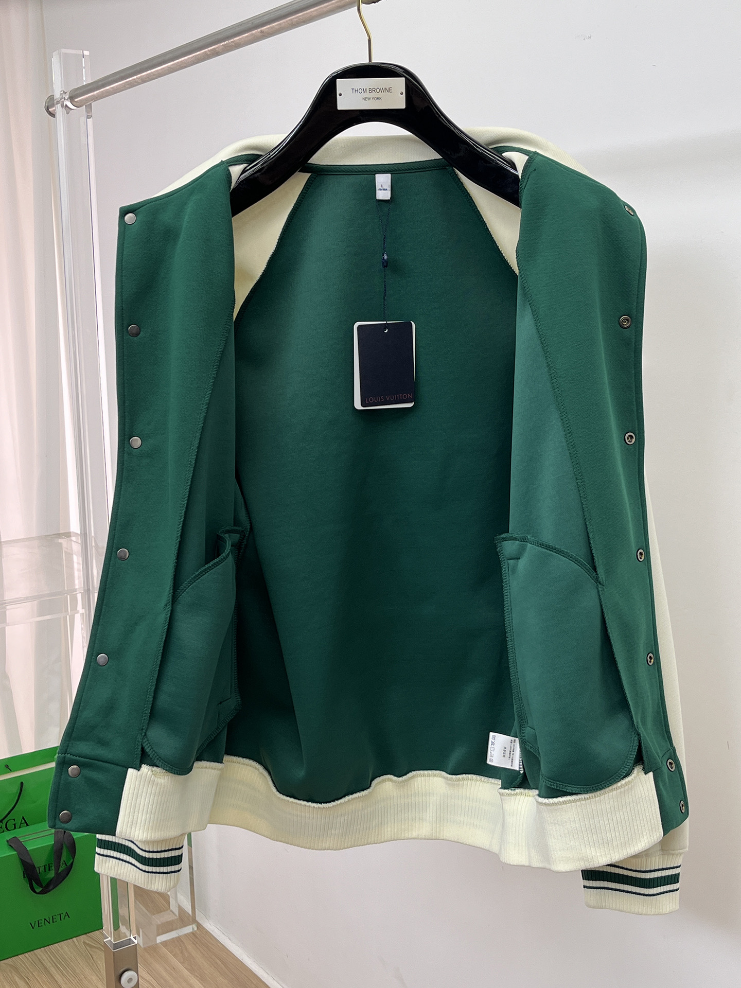 PLV 25ss早秋【新品】夹克外套爆款 秋冬专柜新款休闲时尚夹克外套！超前卫设计风格 细腻舒适 穿着非