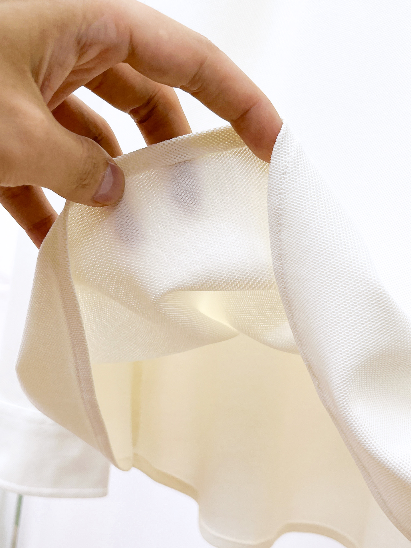 P普拉达 25ss早秋【新品】圆领打底衫单穿卫衣爆款 超前卫设计风格 细腻舒适 穿着非常轻便不易起皱。多