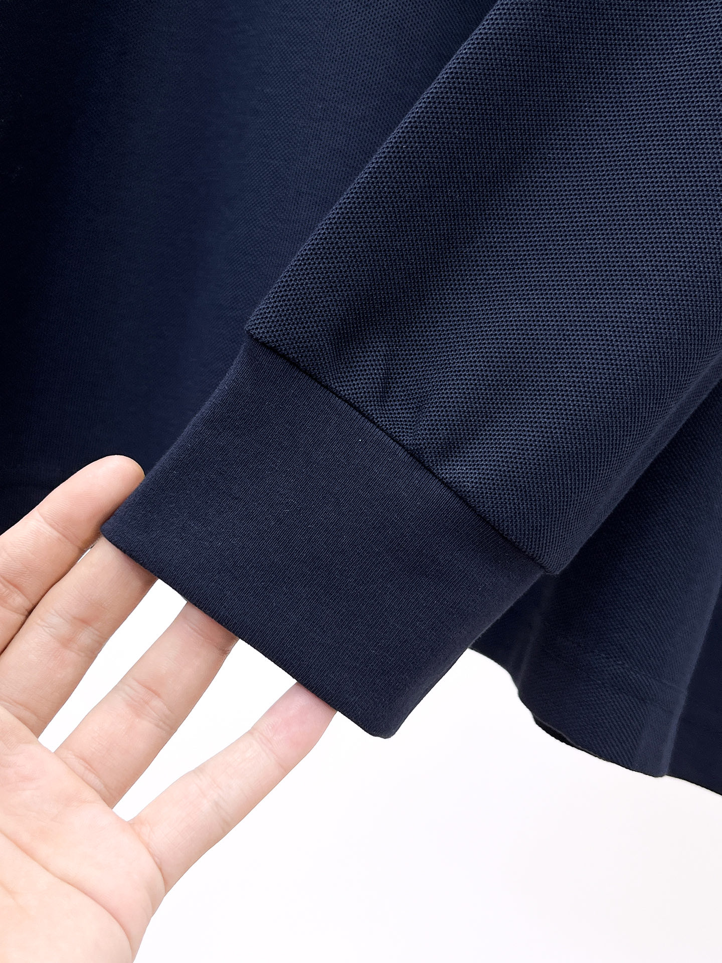 PTB 25ss早秋【新品】圆领打底衫单穿卫衣爆款 超前卫设计风格 细腻舒适 穿着非常轻便不易起皱。多重