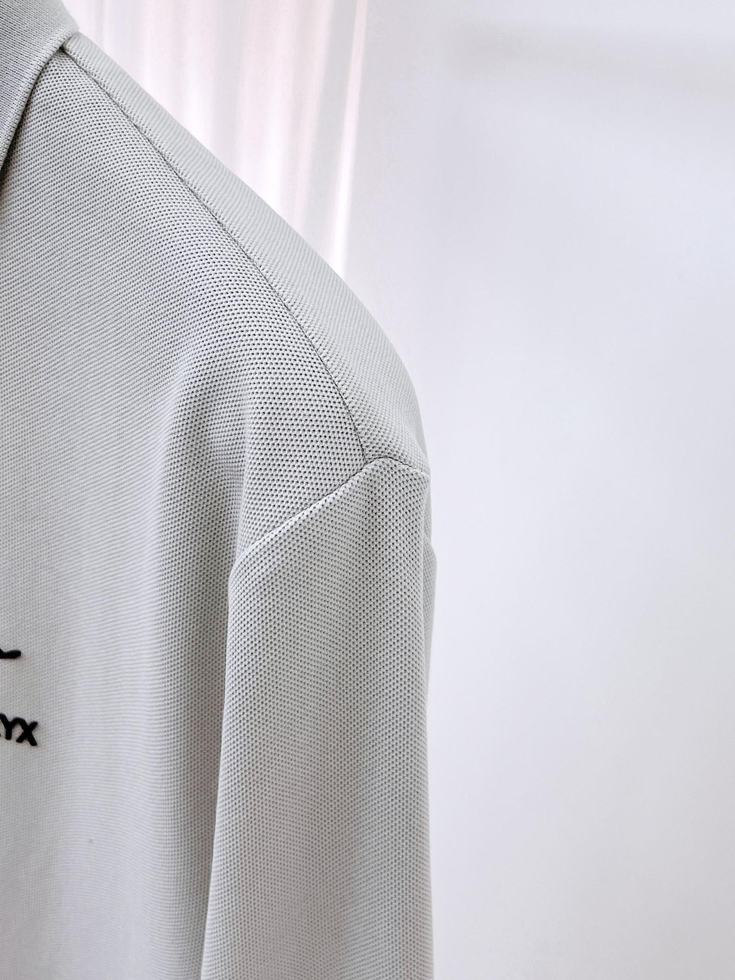 P始祖鸟 25ss早秋【新品】圆领打底衫单穿卫衣爆款 超前卫设计风格 细腻舒适 穿着非常轻便不易起皱。多