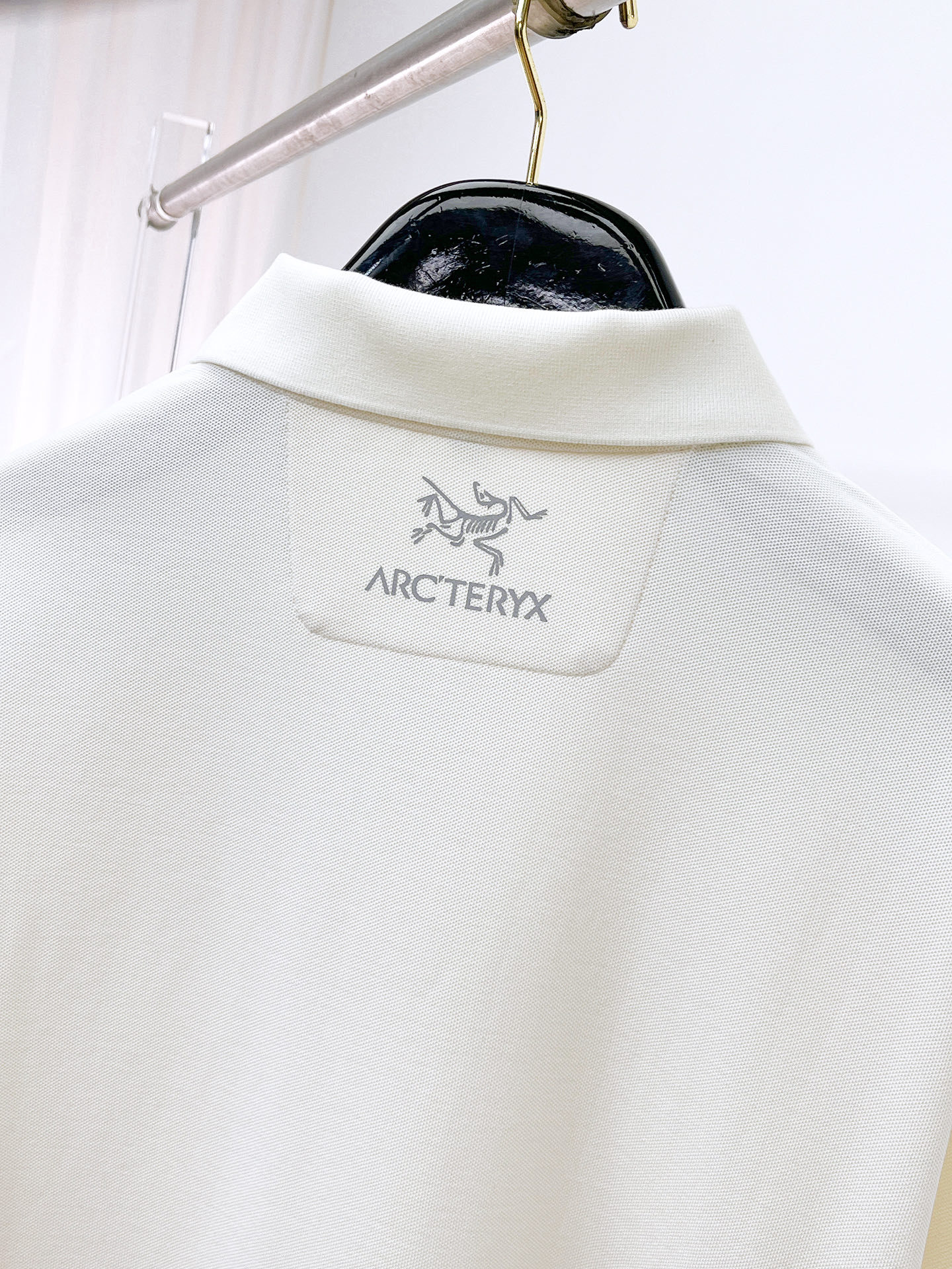 P始祖鸟 25ss早秋【新品】圆领打底衫单穿卫衣爆款 超前卫设计风格 细腻舒适 穿着非常轻便不易起皱。多