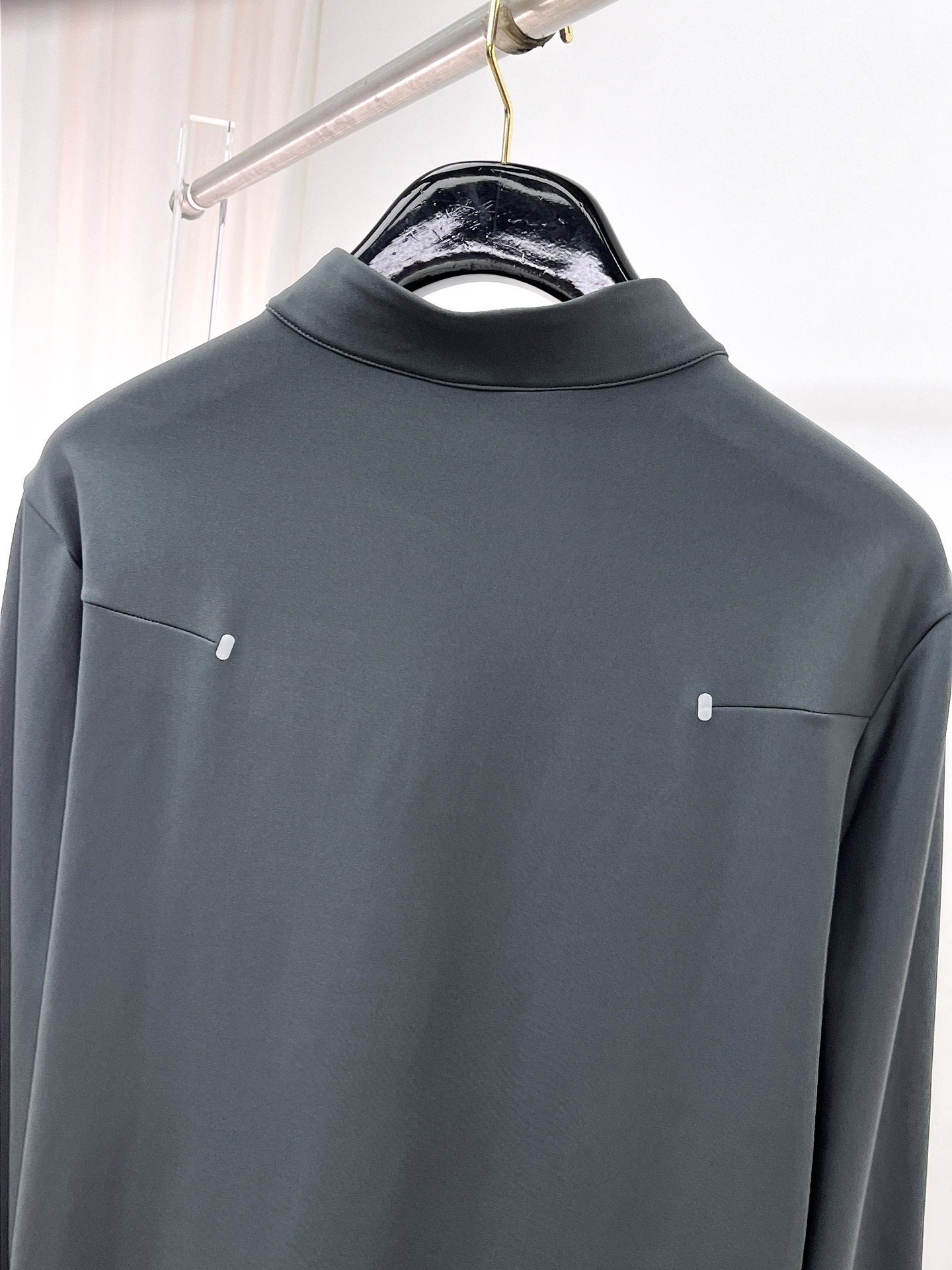 PALO 25ss早秋【新品】圆领打底衫单穿卫衣爆款 超前卫设计风格 细腻舒适 穿着非常轻便不易起皱。多