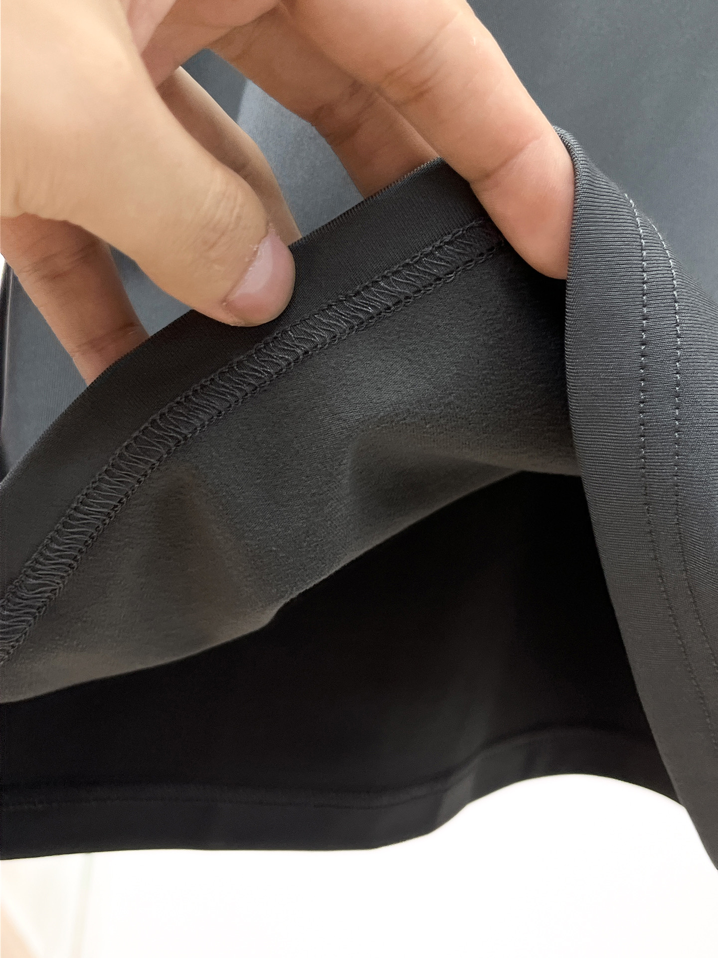 PALO 25ss早秋【新品】圆领打底衫单穿卫衣爆款 超前卫设计风格 细腻舒适 穿着非常轻便不易起皱。多