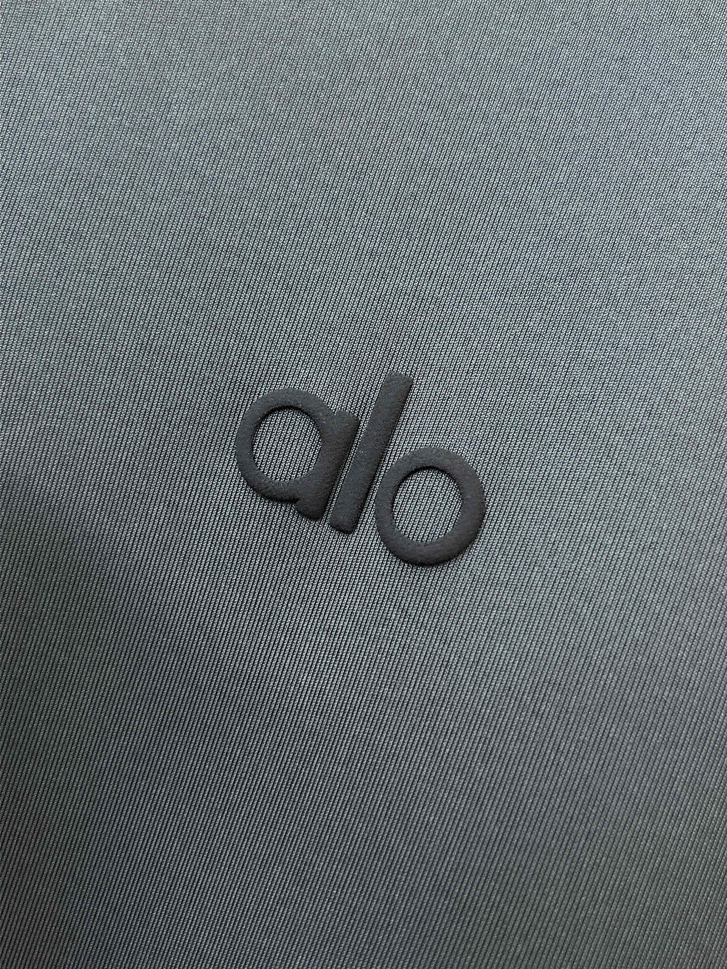 PALO 25ss早秋【新品】圆领打底衫单穿卫衣爆款 超前卫设计风格 细腻舒适 穿着非常轻便不易起皱。多