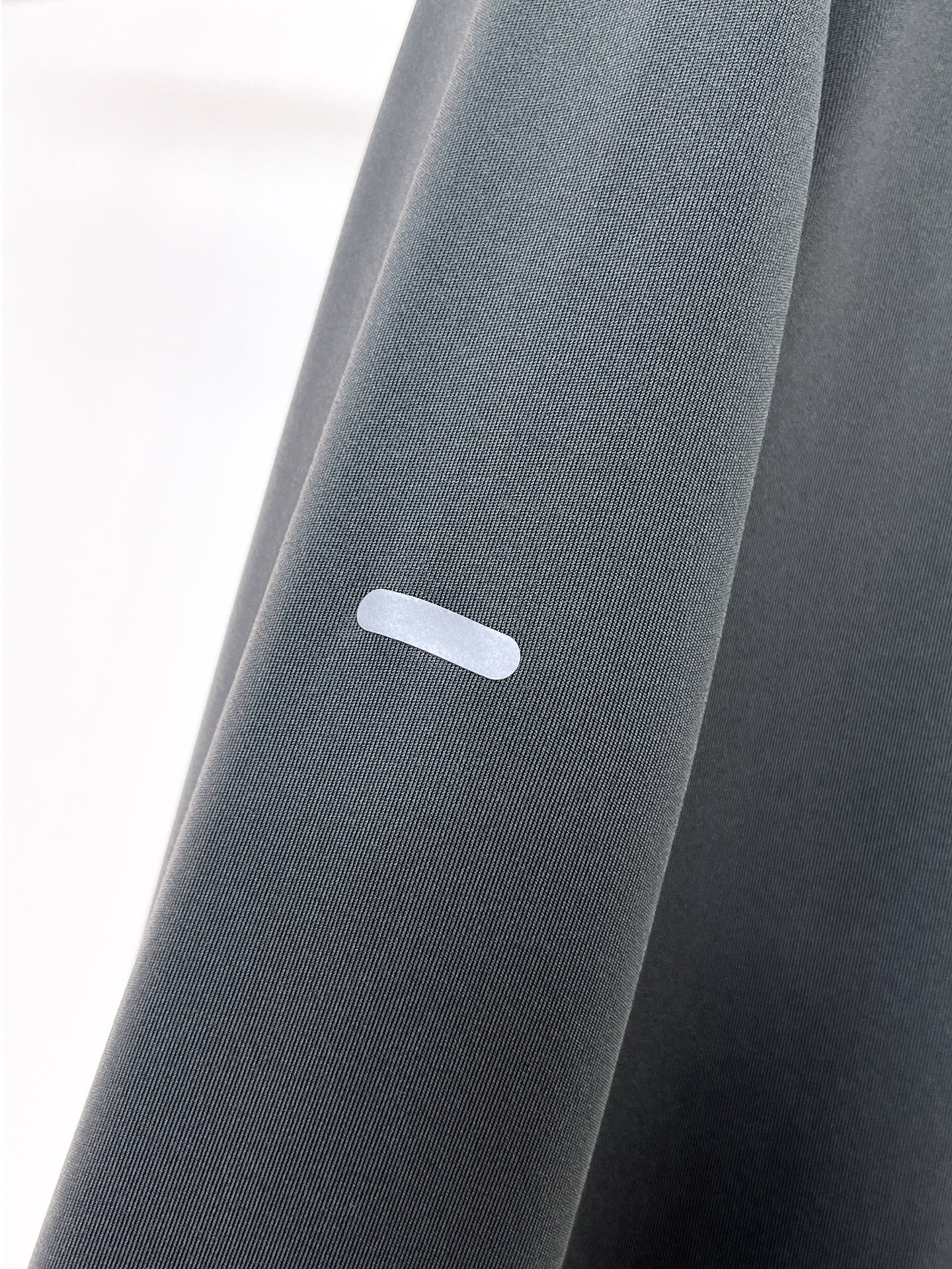 PALO 25ss早秋【新品】圆领打底衫单穿卫衣爆款 超前卫设计风格 细腻舒适 穿着非常轻便不易起皱。多