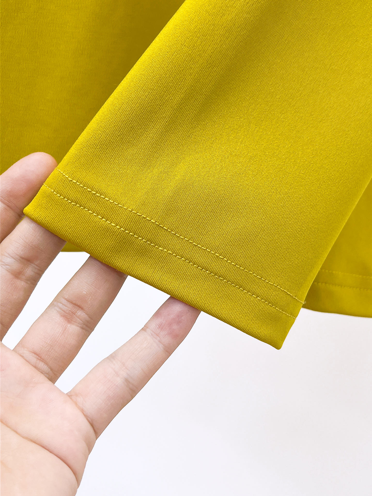 PALO 25ss早秋【新品】圆领打底衫单穿卫衣爆款 超前卫设计风格 细腻舒适 穿着非常轻便不易起皱。多