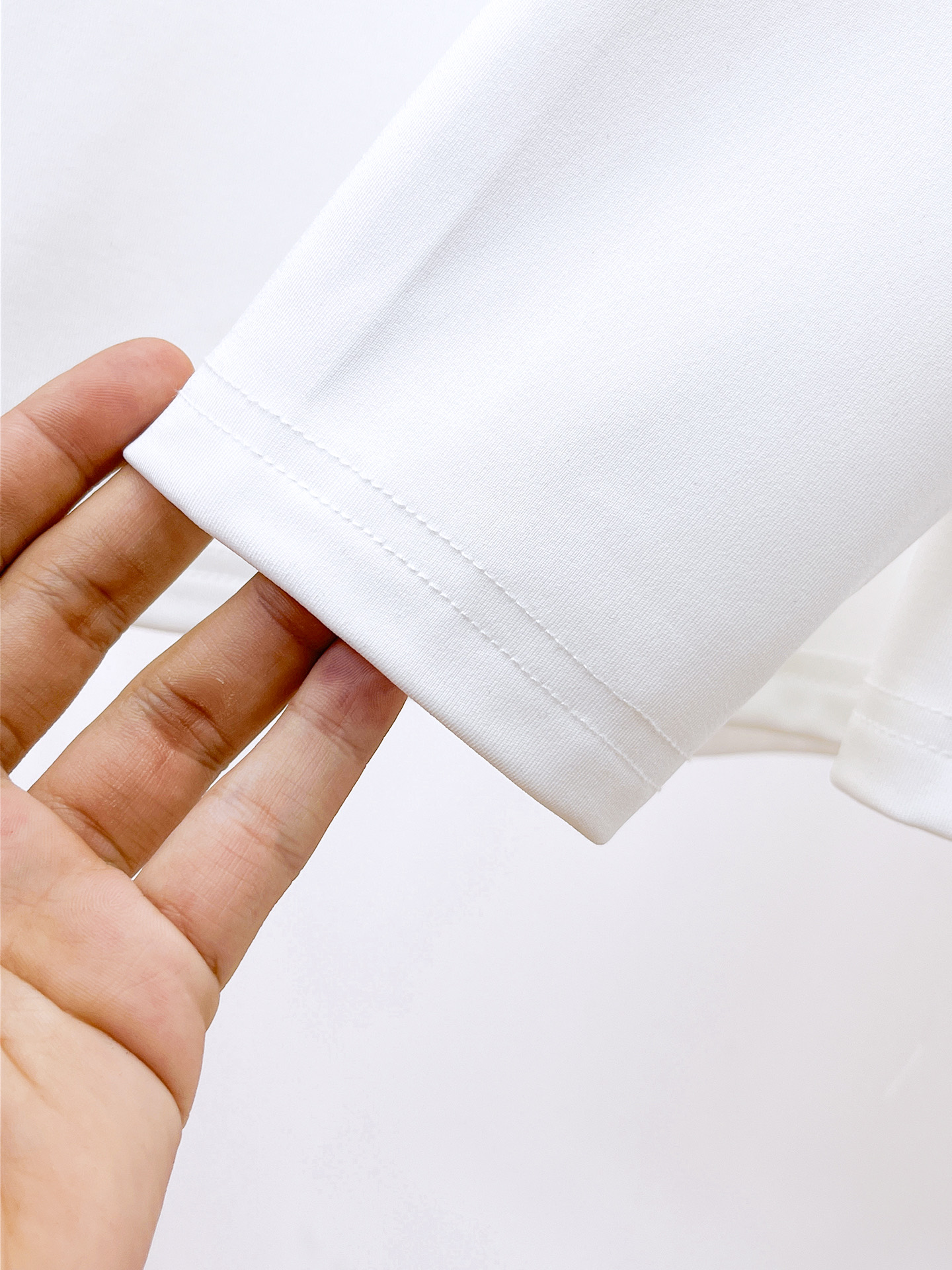 PALO 25ss早秋【新品】圆领打底衫单穿卫衣爆款 超前卫设计风格 细腻舒适 穿着非常轻便不易起皱。多