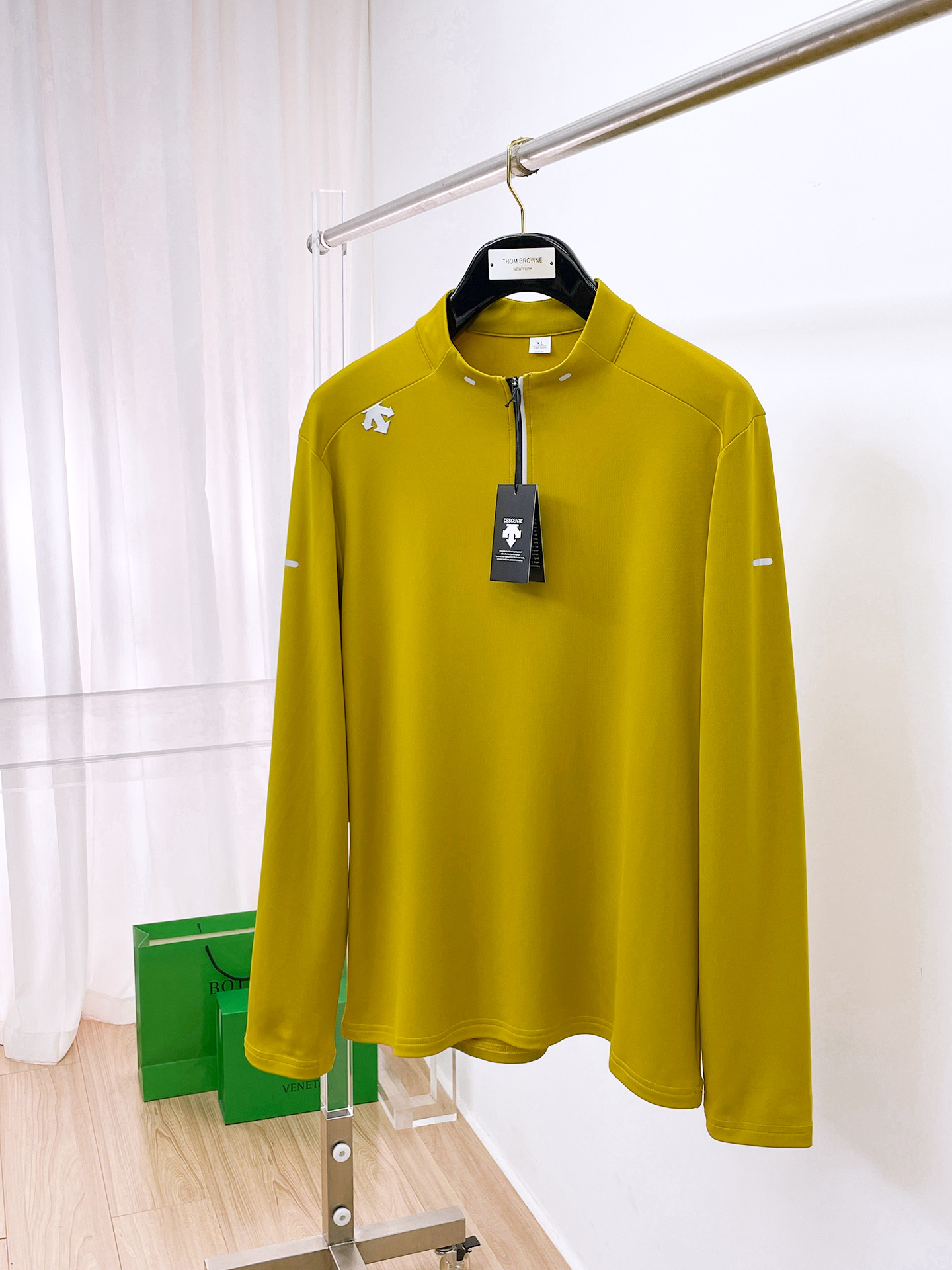 P迪桑特 25ss早秋【新品】圆领打底衫单穿卫衣爆款 超前卫设计风格 细腻舒适 穿着非常轻便不易起皱。多