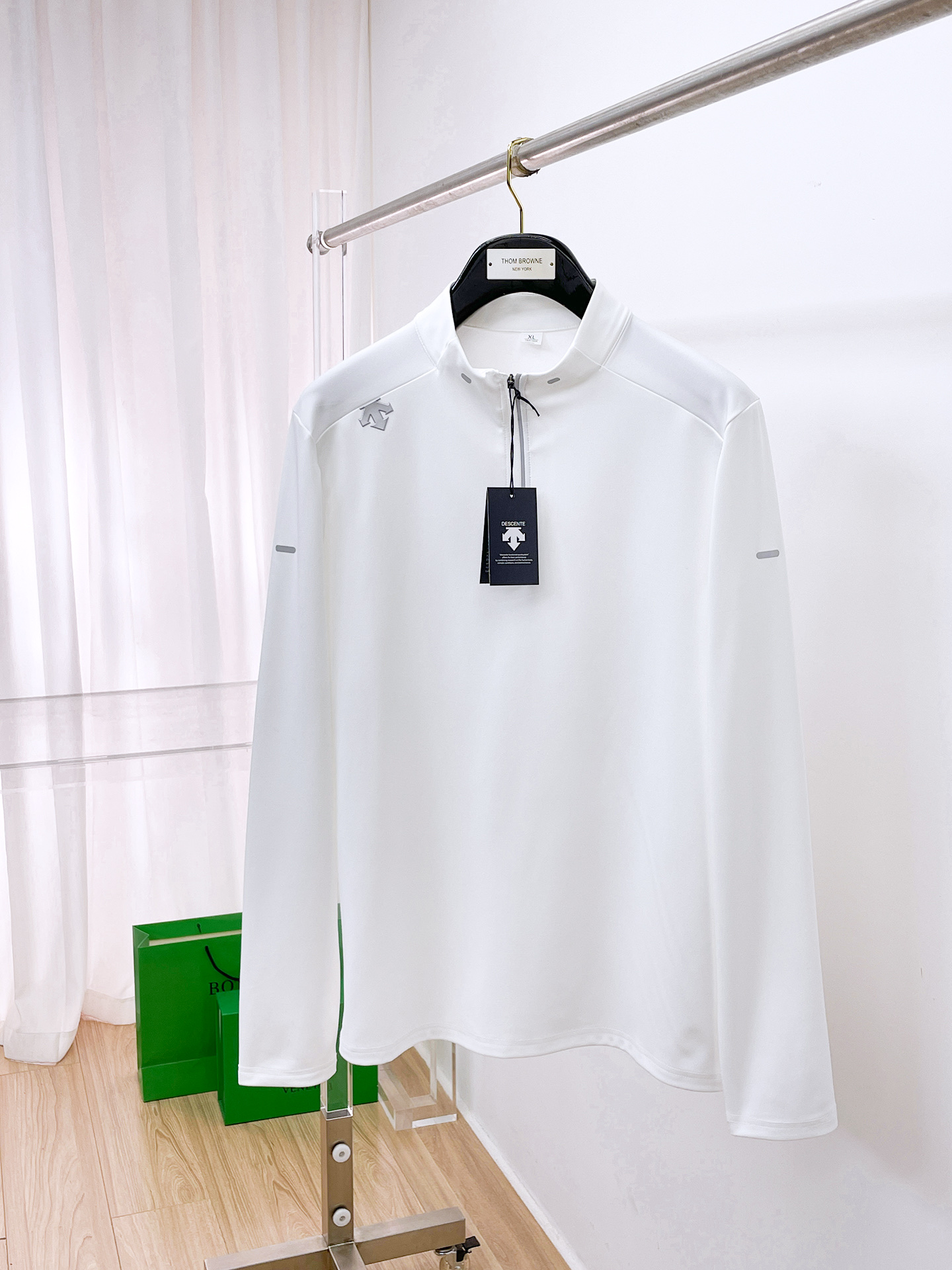 P迪桑特 25ss早秋【新品】圆领打底衫单穿卫衣爆款 超前卫设计风格 细腻舒适 穿着非常轻便不易起皱。多