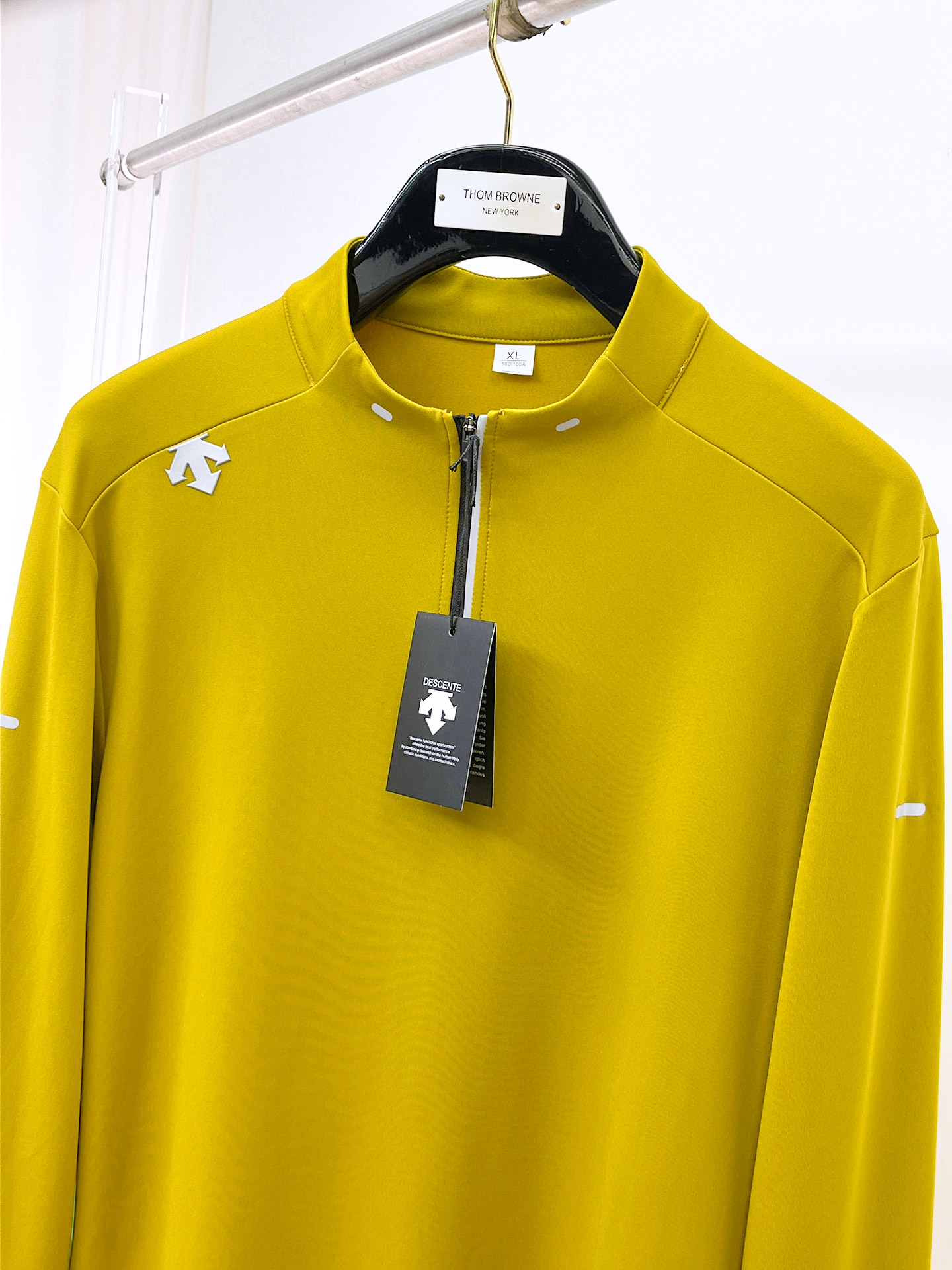 P迪桑特 25ss早秋【新品】圆领打底衫单穿卫衣爆款 超前卫设计风格 细腻舒适 穿着非常轻便不易起皱。多