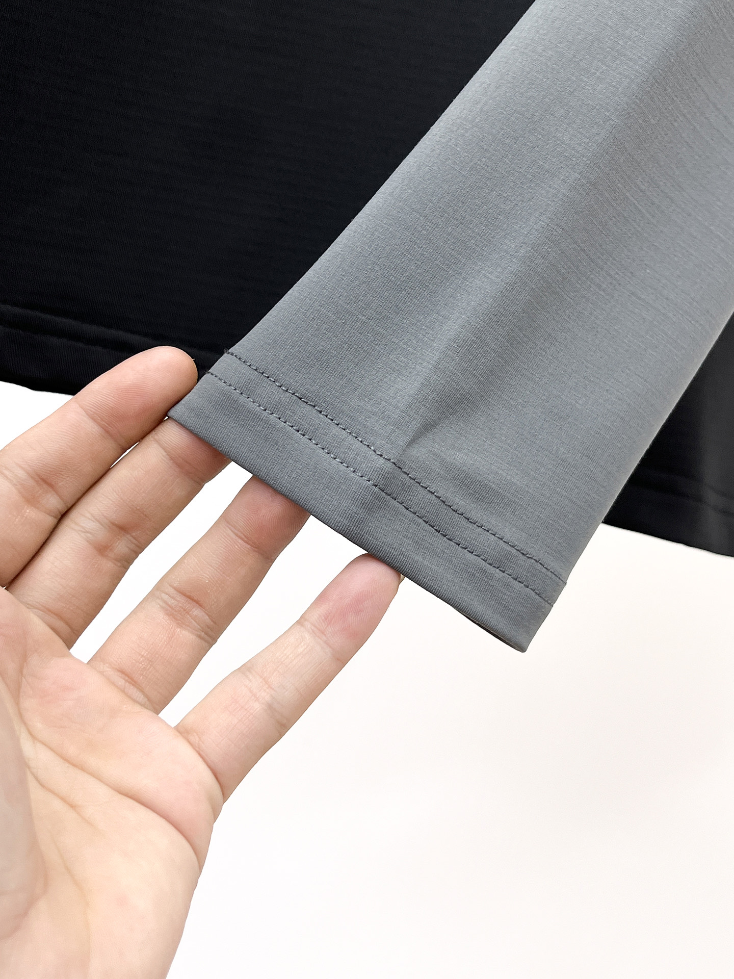 P始祖鸟25ss早秋【新品】圆领打底衫单穿卫衣爆款 超前卫设计风格 细腻舒适 穿着非常轻便不易起皱。多重