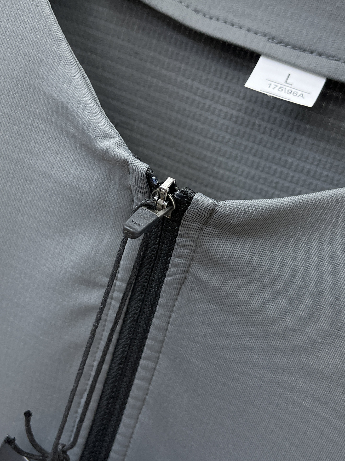 P科隆 25ss早秋【新品】圆领打底衫单穿卫衣爆款 超前卫设计风格 细腻舒适 穿着非常轻便不易起皱。多重