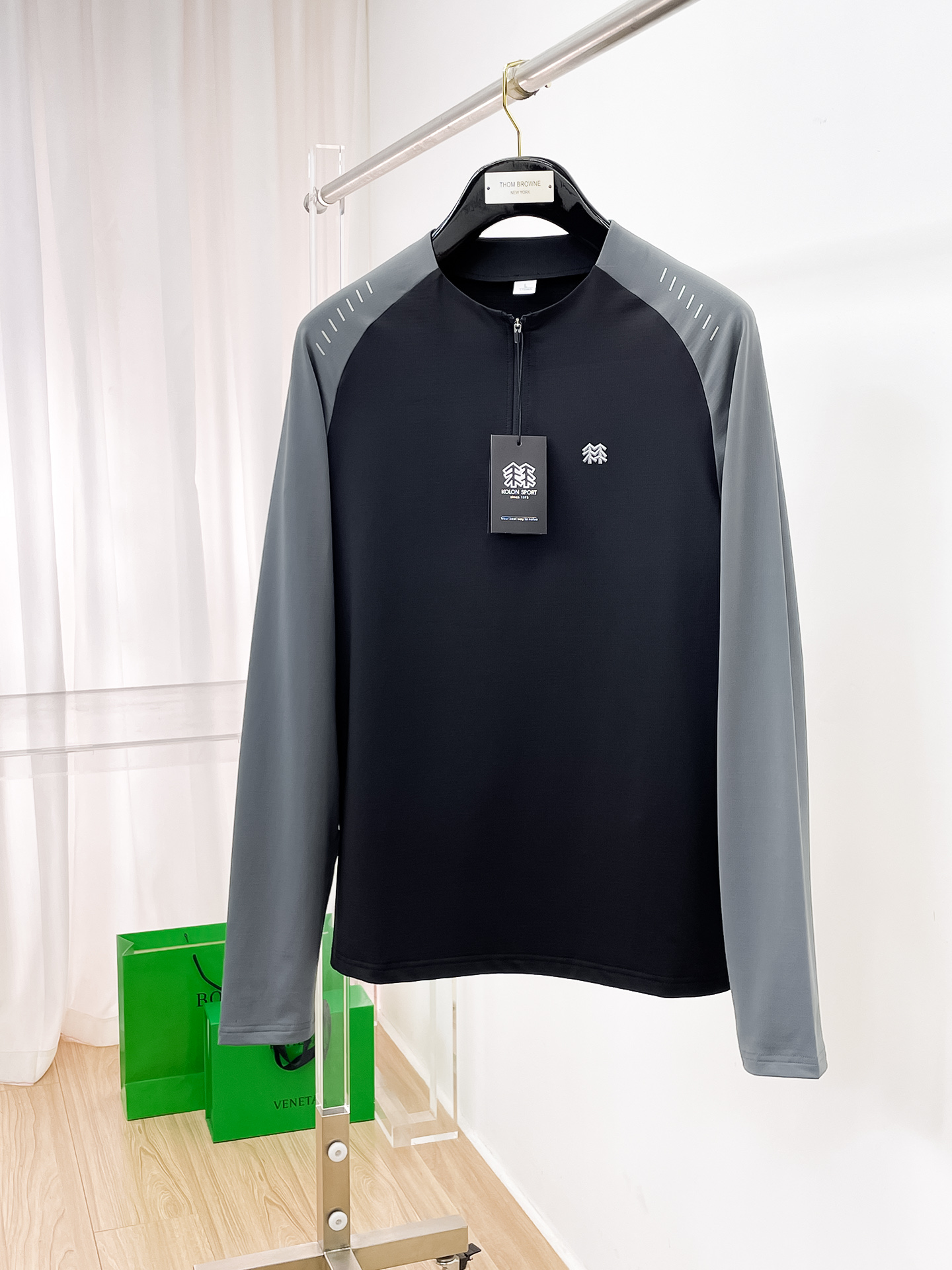 P科隆 25ss早秋【新品】圆领打底衫单穿卫衣爆款 超前卫设计风格 细腻舒适 穿着非常轻便不易起皱。多重